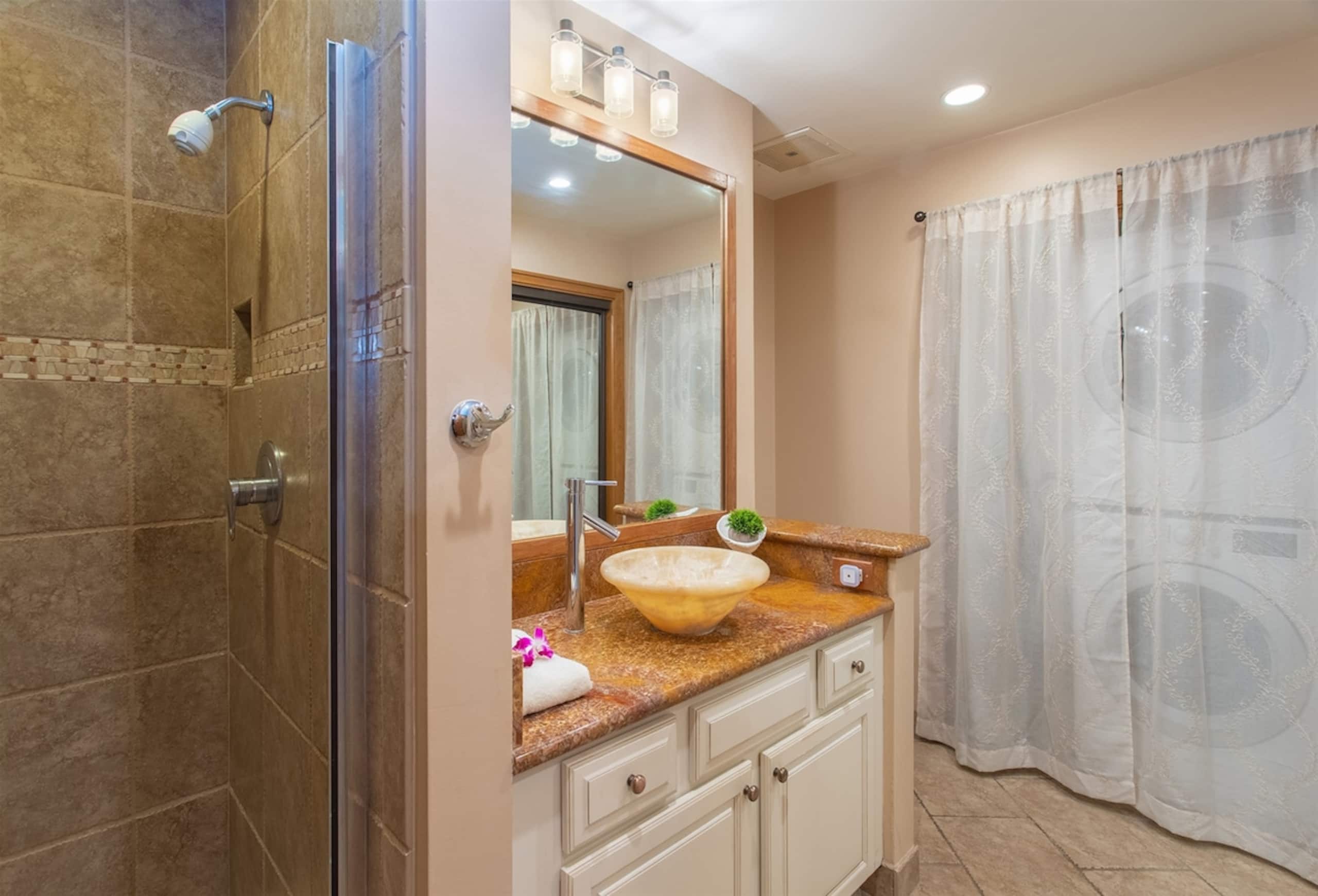 Villa in Lahaina · ★4.96 · 1 bedroom · 2 beds · 2 baths - Image 32