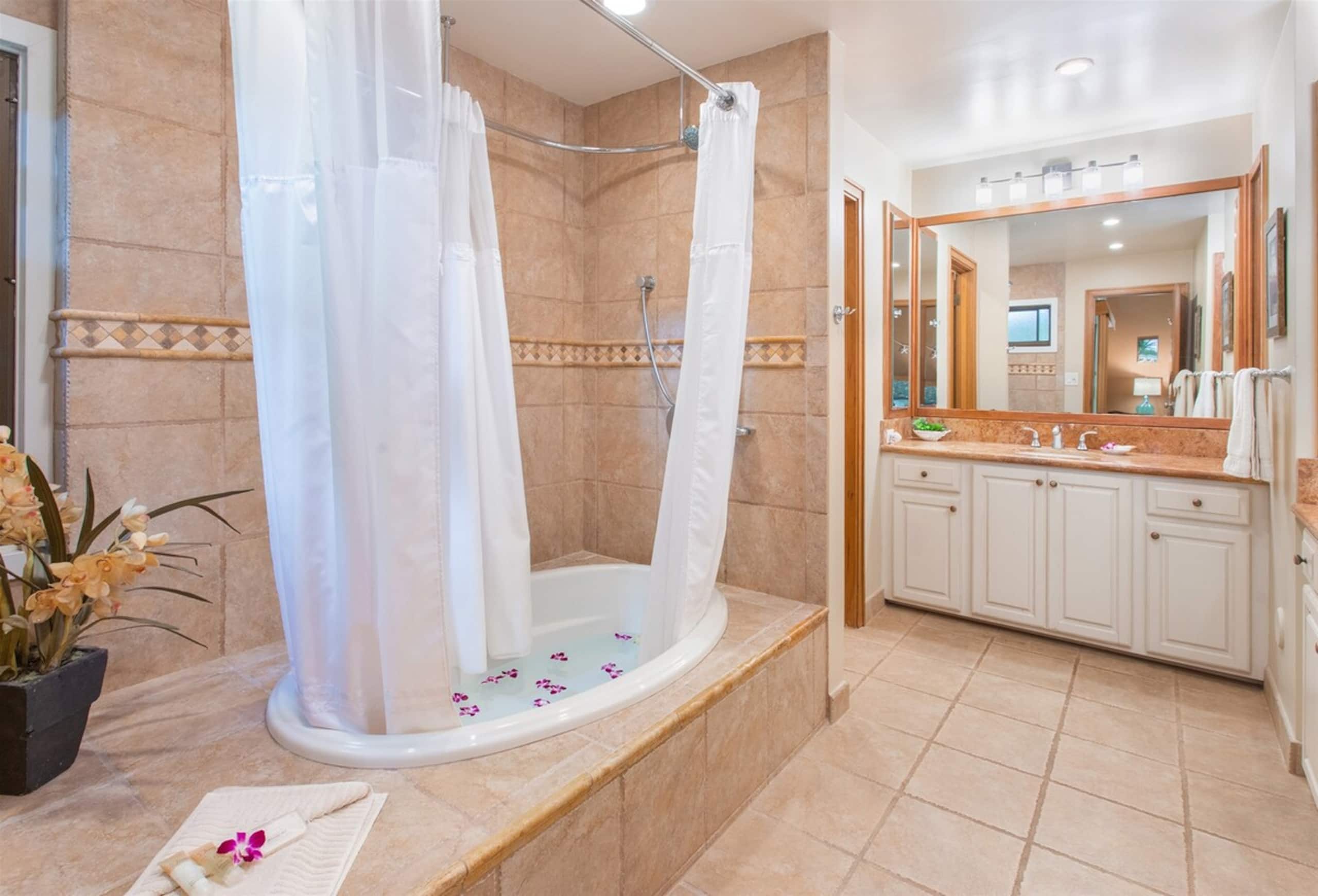 Villa in Lahaina · ★4.96 · 1 bedroom · 2 beds · 2 baths - Image 39