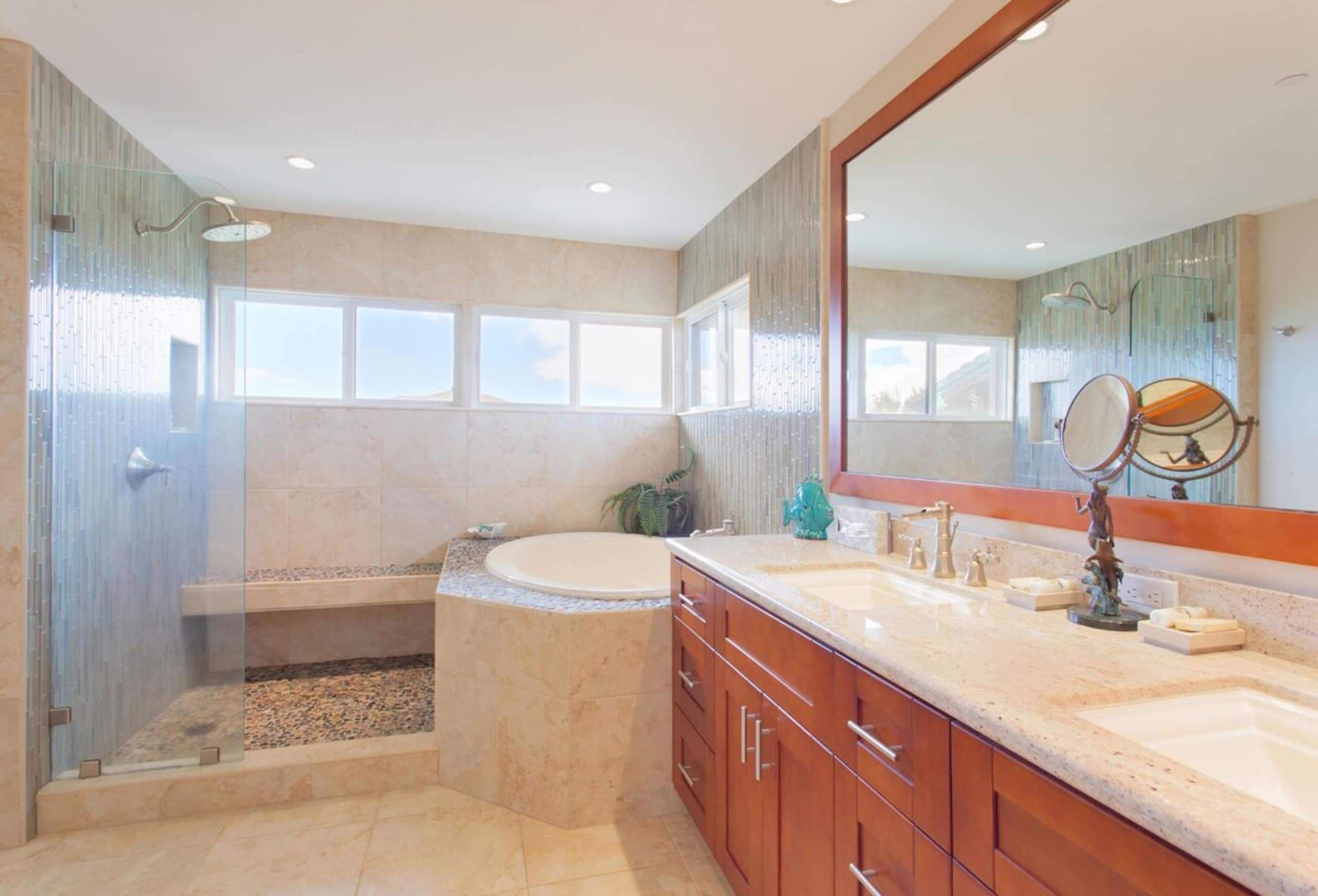 Villa in Lahaina · ★4.93 · 2 bedrooms · 4 beds · 3 baths - Image 40