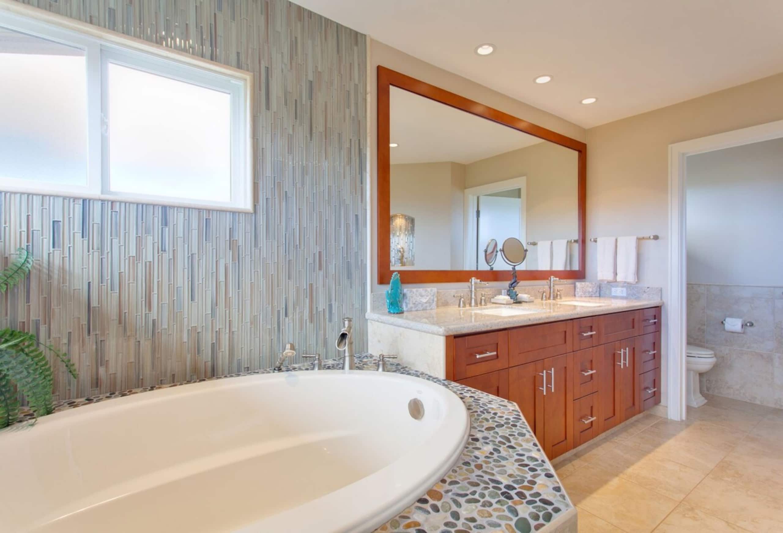 Villa in Lahaina · ★4.93 · 2 bedrooms · 4 beds · 3 baths - Image 42