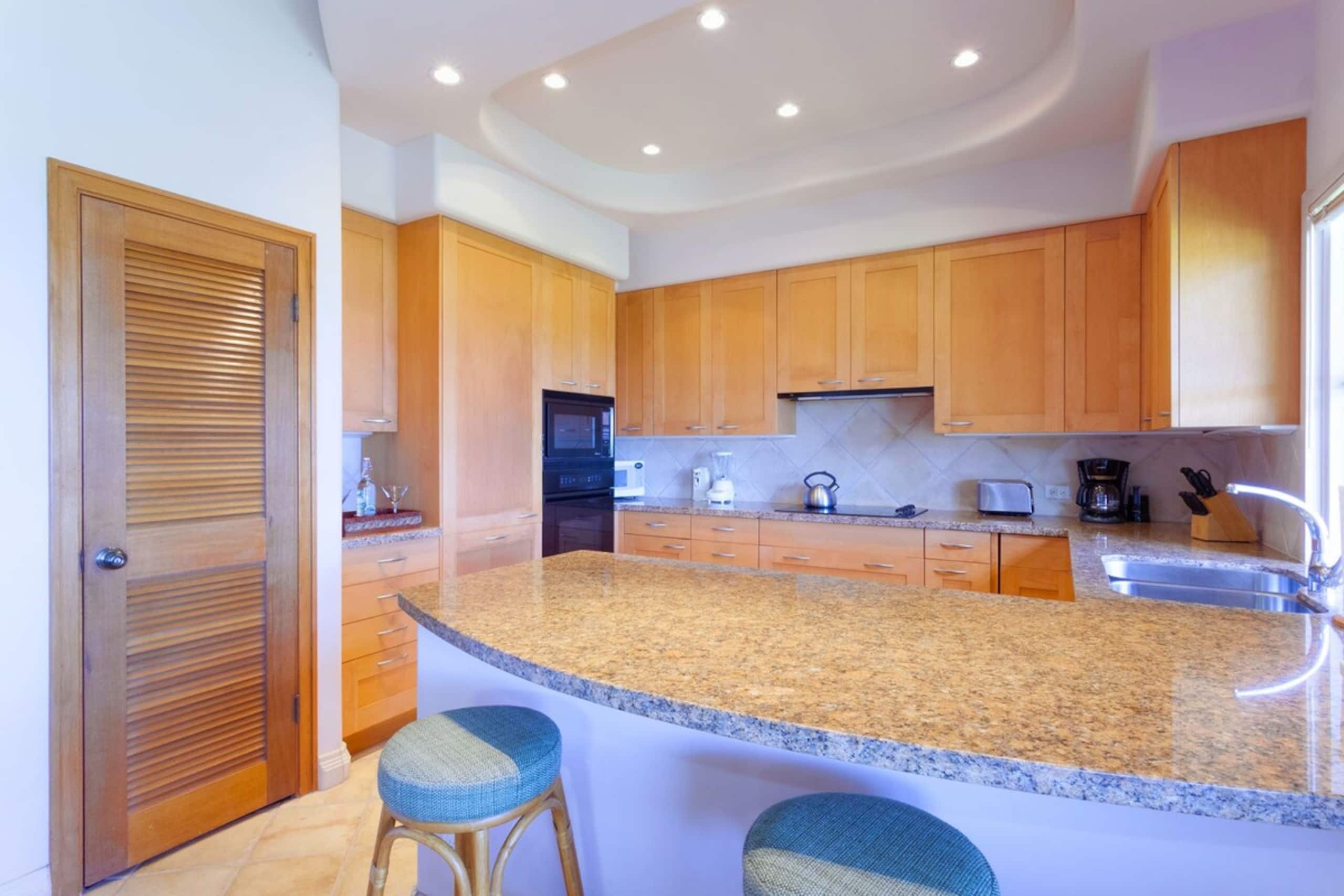 Villa in Lahaina · ★4.89 · 1 bedroom · 2 beds · 2 baths - Image 12