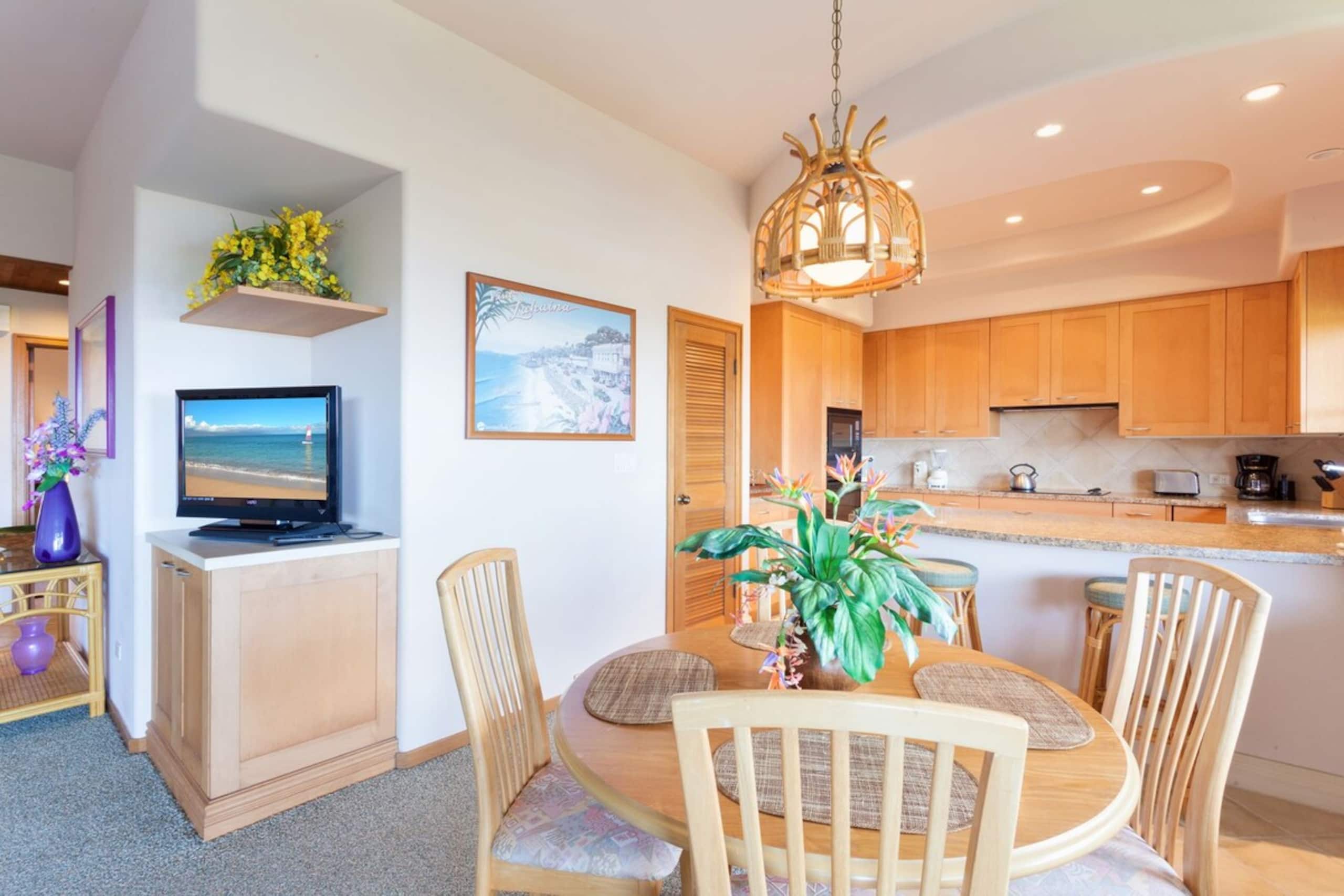 Villa in Lahaina · ★4.89 · 1 bedroom · 2 beds · 2 baths - Image 10