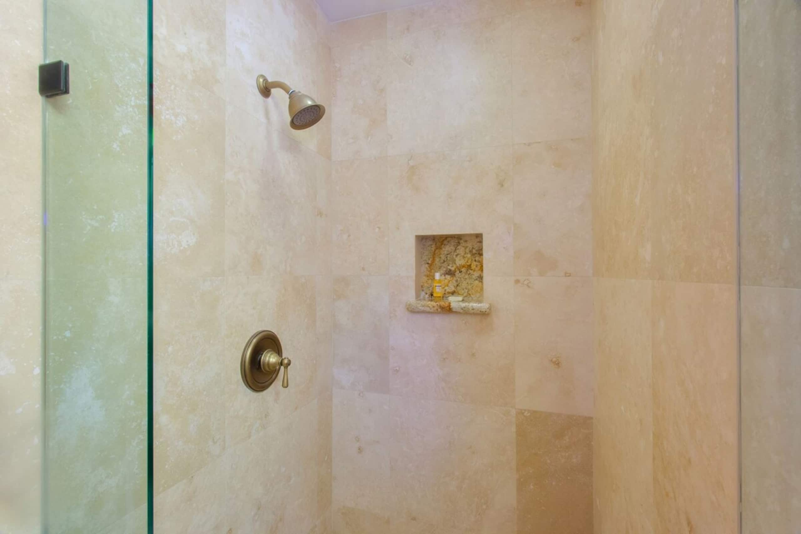 Villa in Lahaina · ★4.99 · 1 bedroom · 2 beds · 2 baths - Image 16