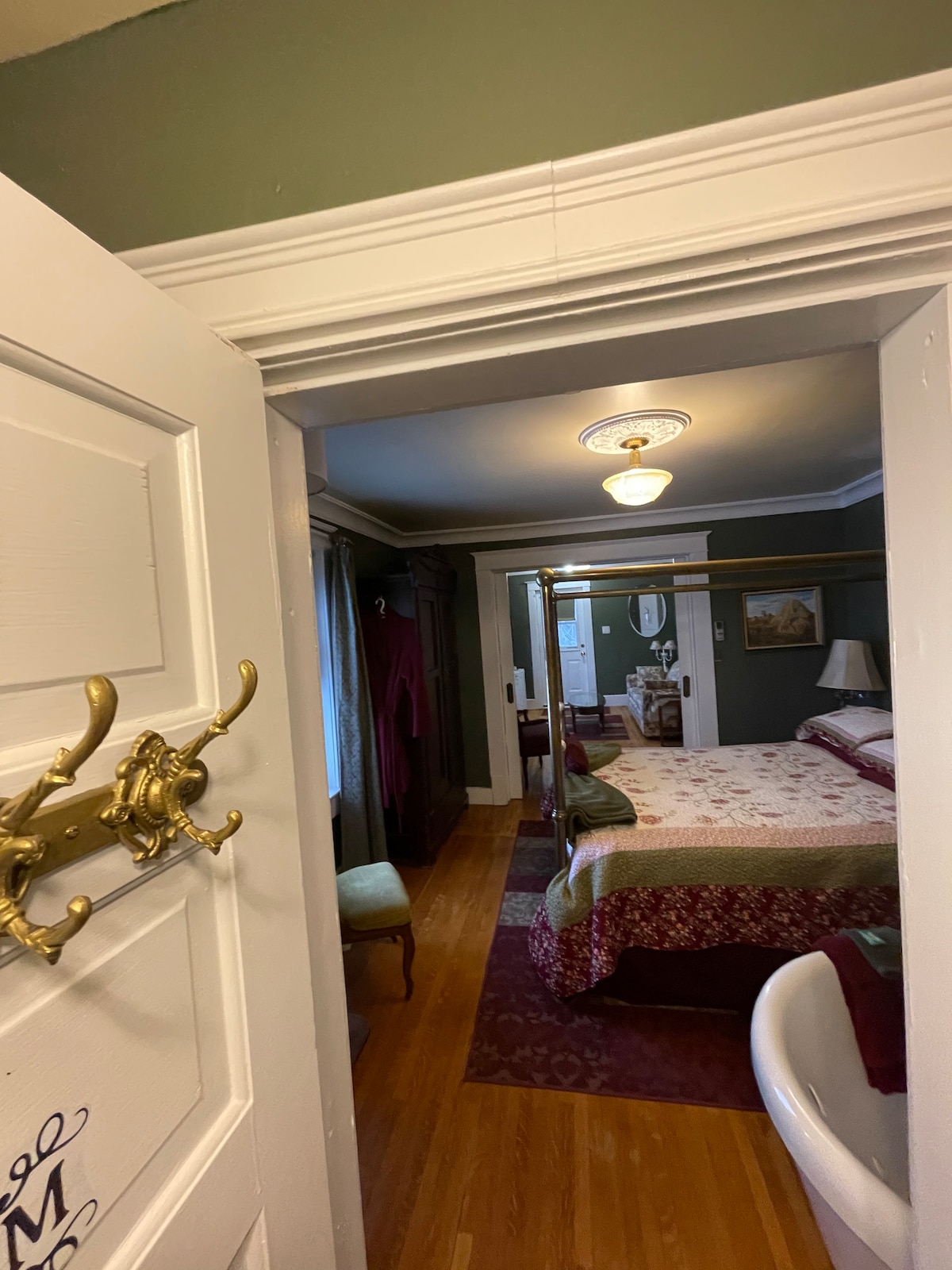 Брачен кревет (широк 150 – 179 см)