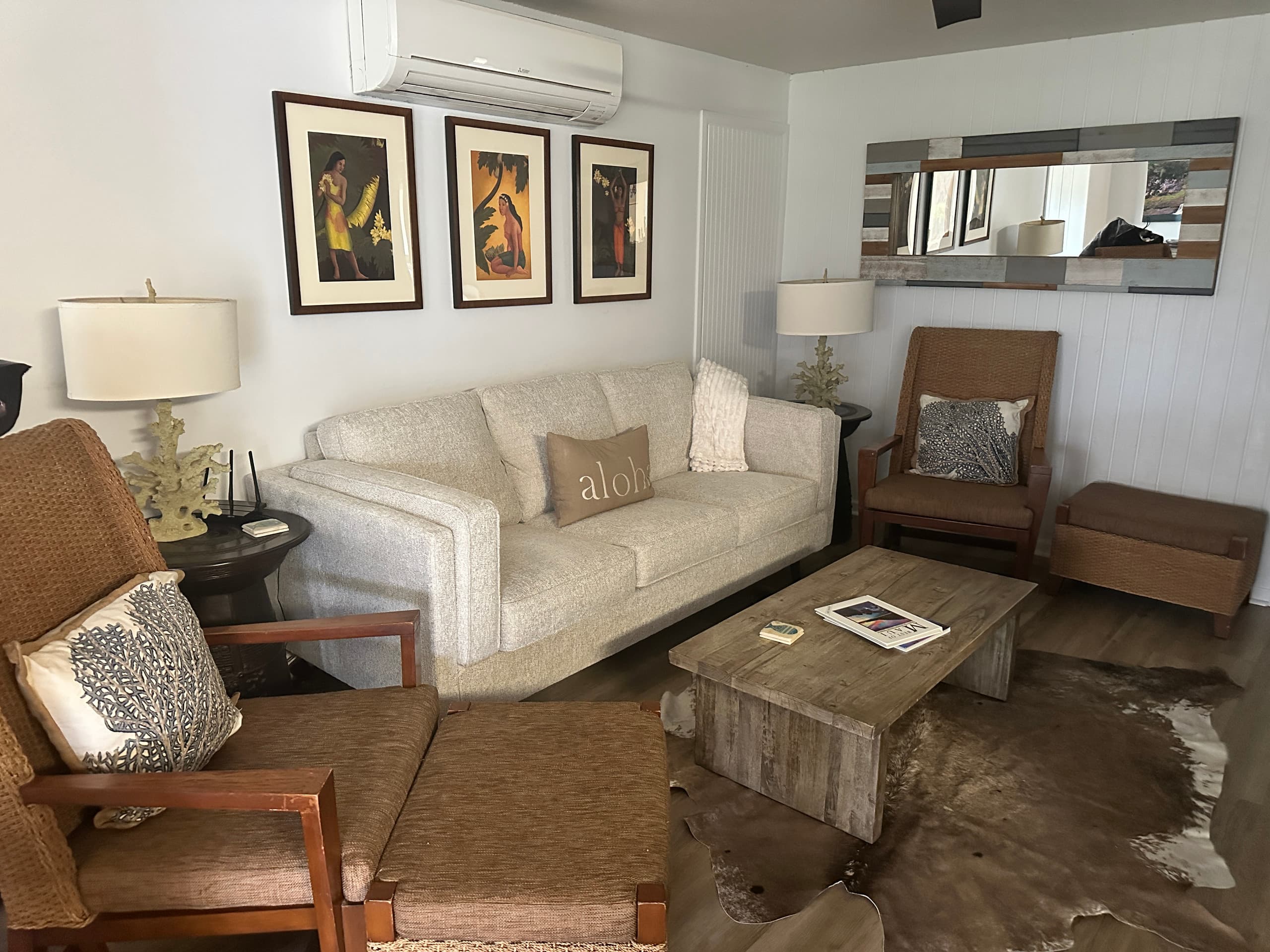 Old Hawaiiana in Kaanapali Cottage - Image 2