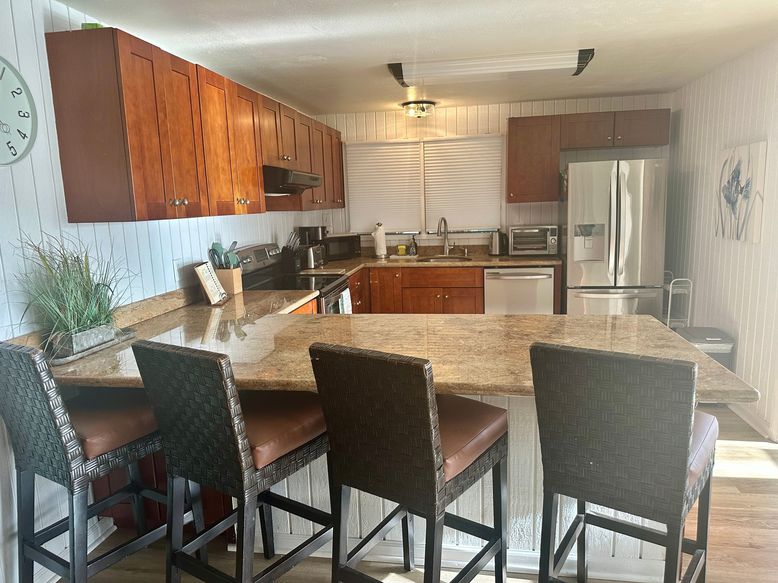 Old Hawaiiana in Kaanapali Cottage - Image 7