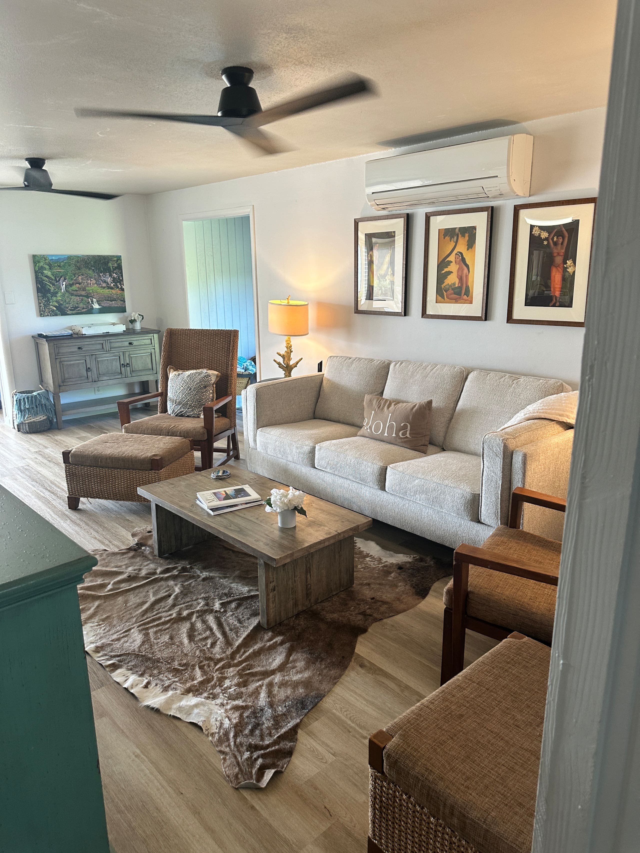 Old Hawaiiana in Kaanapali Cottage - Image 1