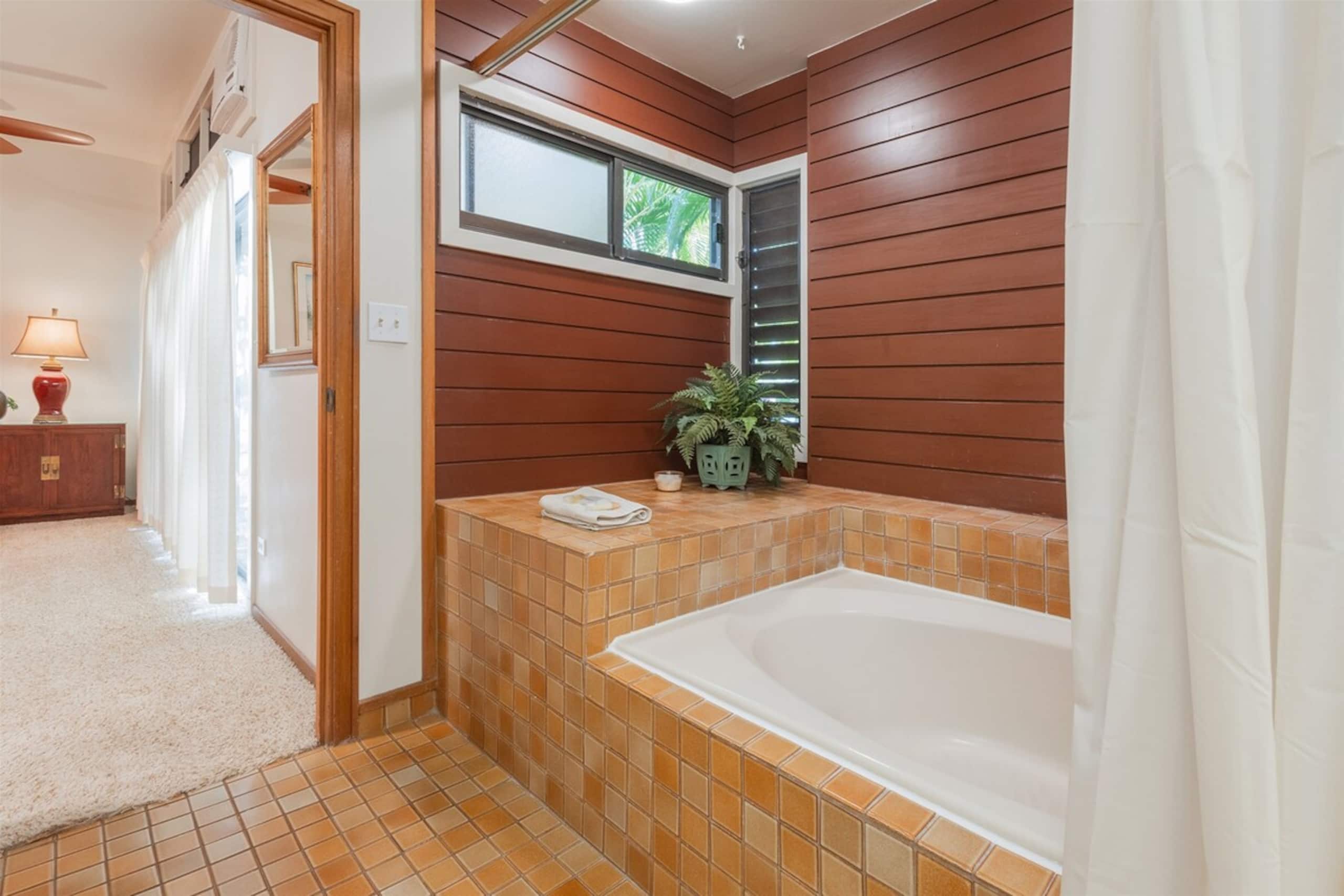 Villa in Lahaina · ★4.91 · 1 bedroom · 2 beds · 2 baths - Image 40