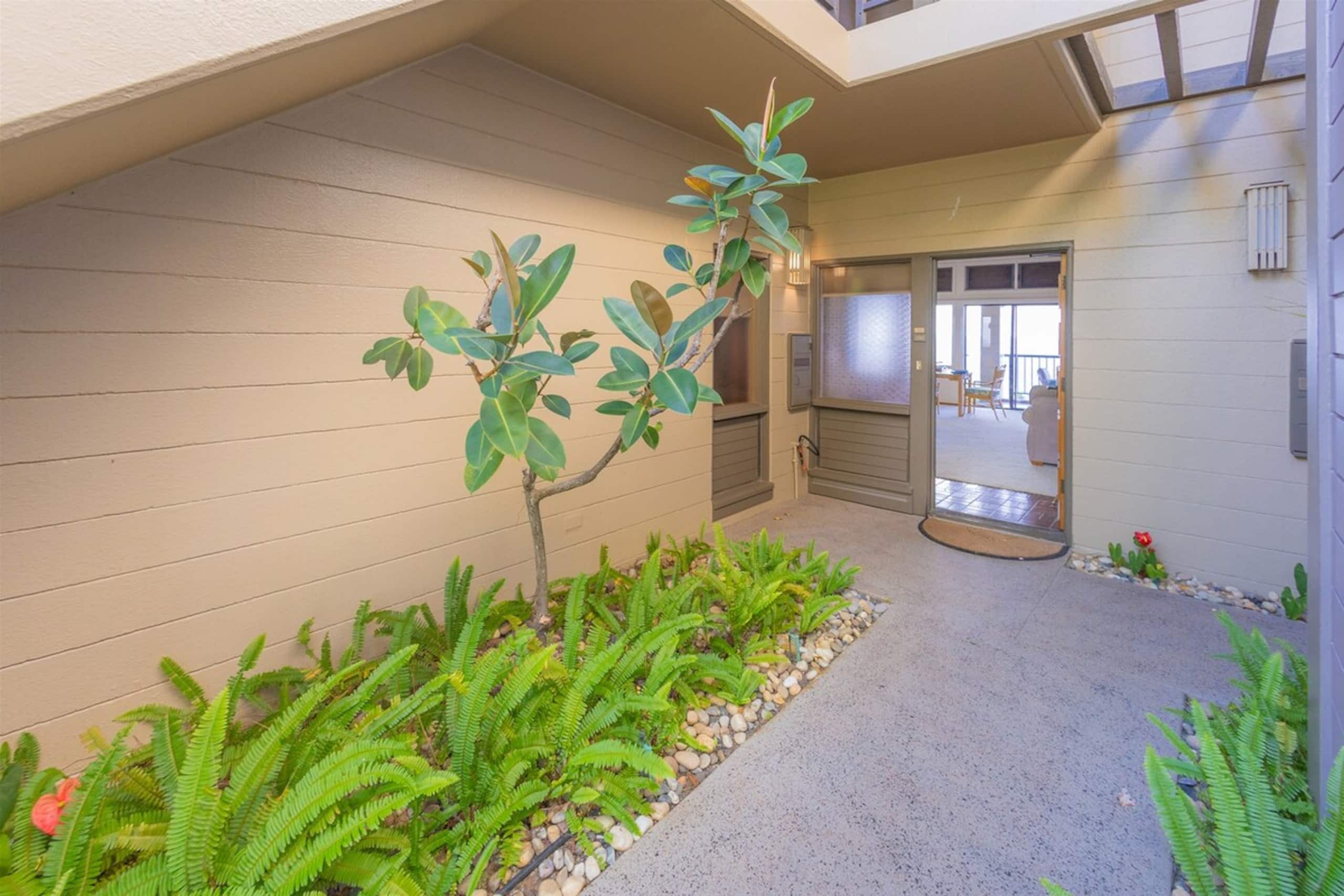 Villa in Lahaina · ★4.91 · 1 bedroom · 2 beds · 2 baths - Image 46