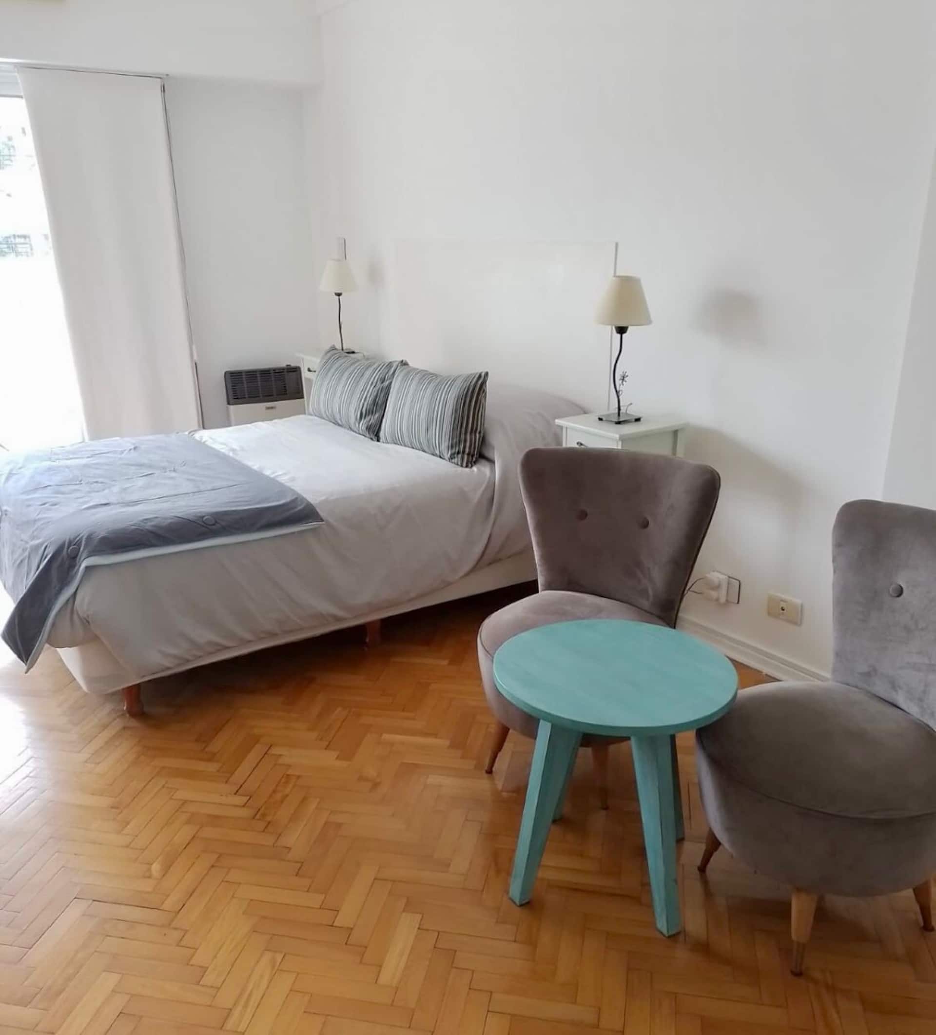 Departamento monoambiente con balcón al frente en Palermo