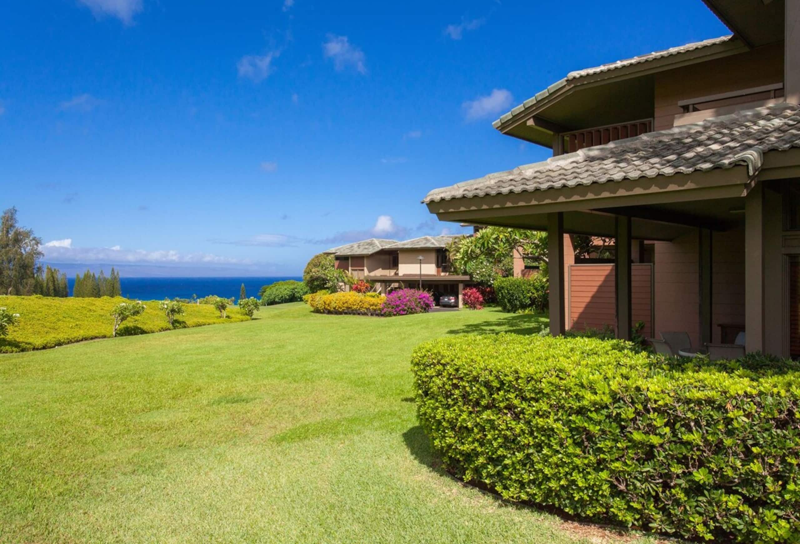 Villa in Lahaina · ★4.94 · 1 bedroom · 2 beds · 2 baths - Image 37