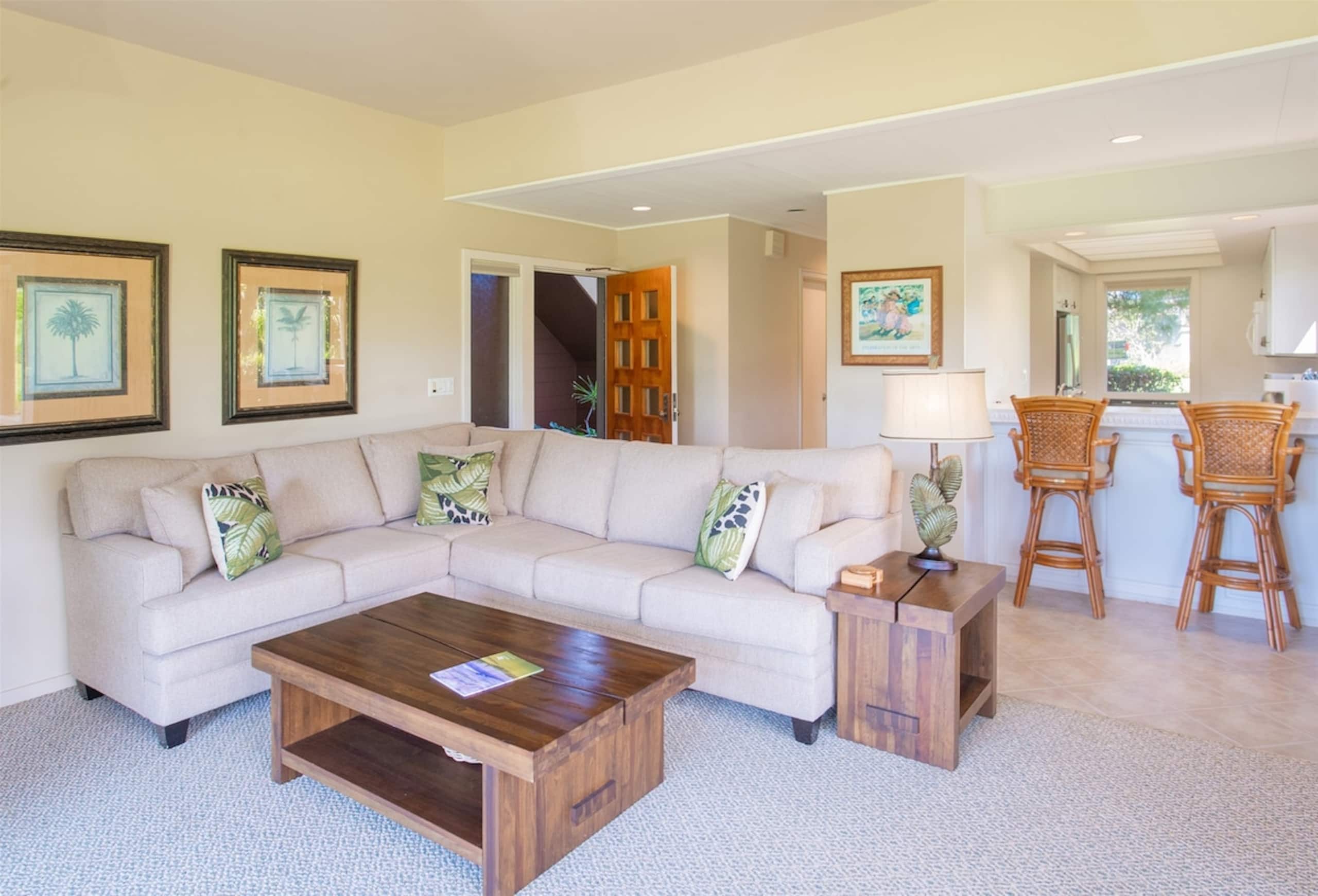 Villa in Lahaina · ★4.94 · 1 bedroom · 2 beds · 2 baths - Image 4