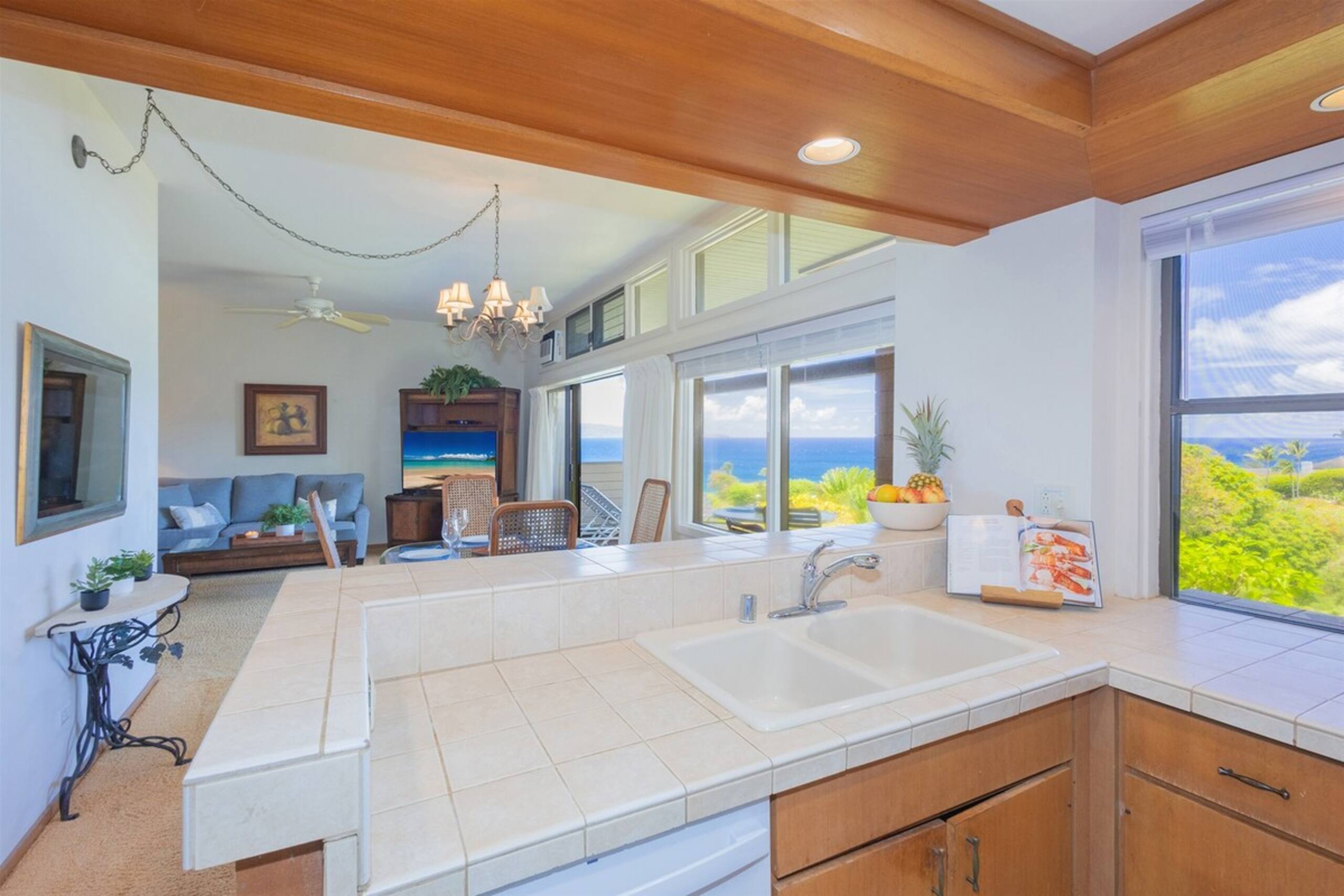 Villa in Lahaina · ★4.9 · 1 bedroom · 2 beds · 2 baths - Image 35