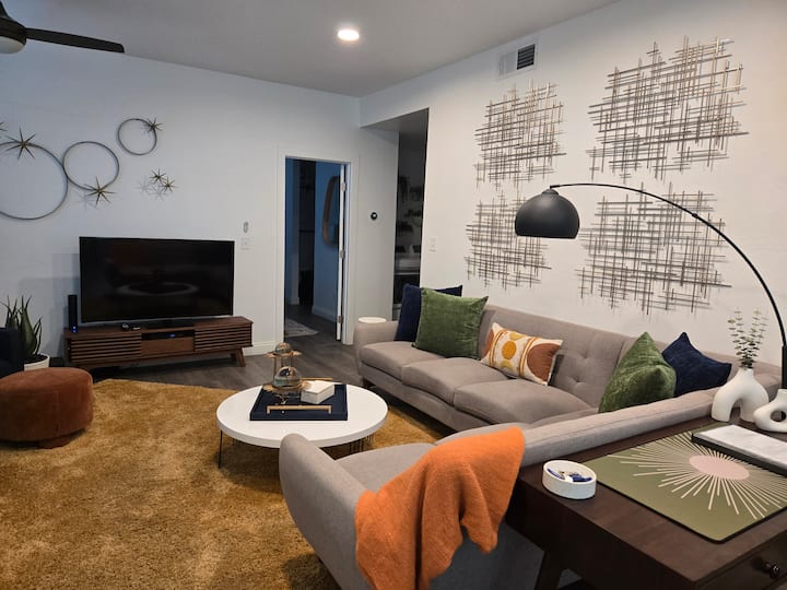 Immaculate, Spacious With Mid-century Design