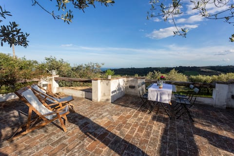 Mondomini-Large apartment with panoramic terrace