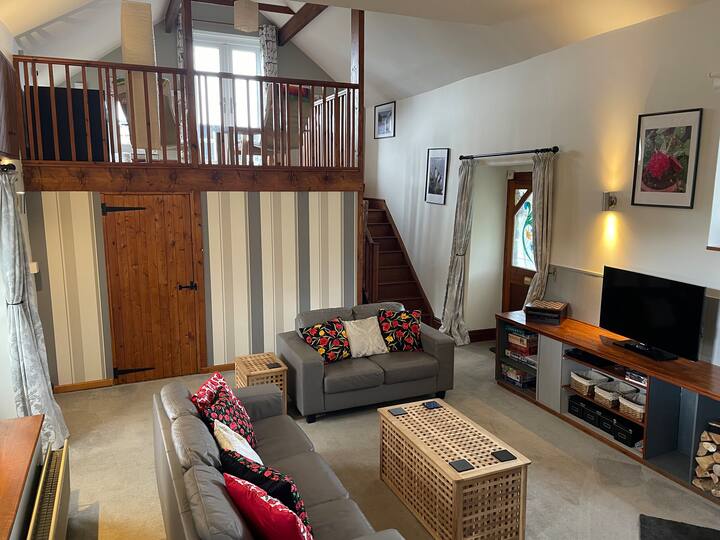 Stone Barn, View From Balcony Is Amazing - Aberaeron