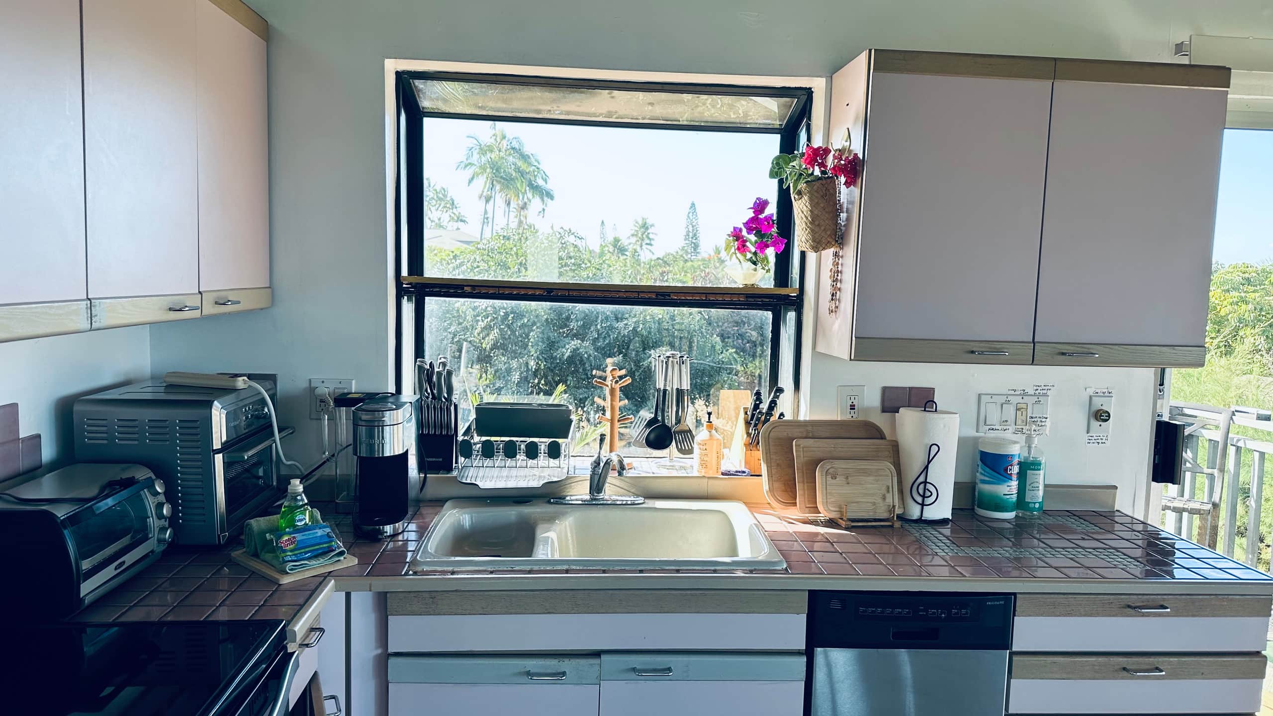 South Maui Oceanview Solo Cottage - Photo 35