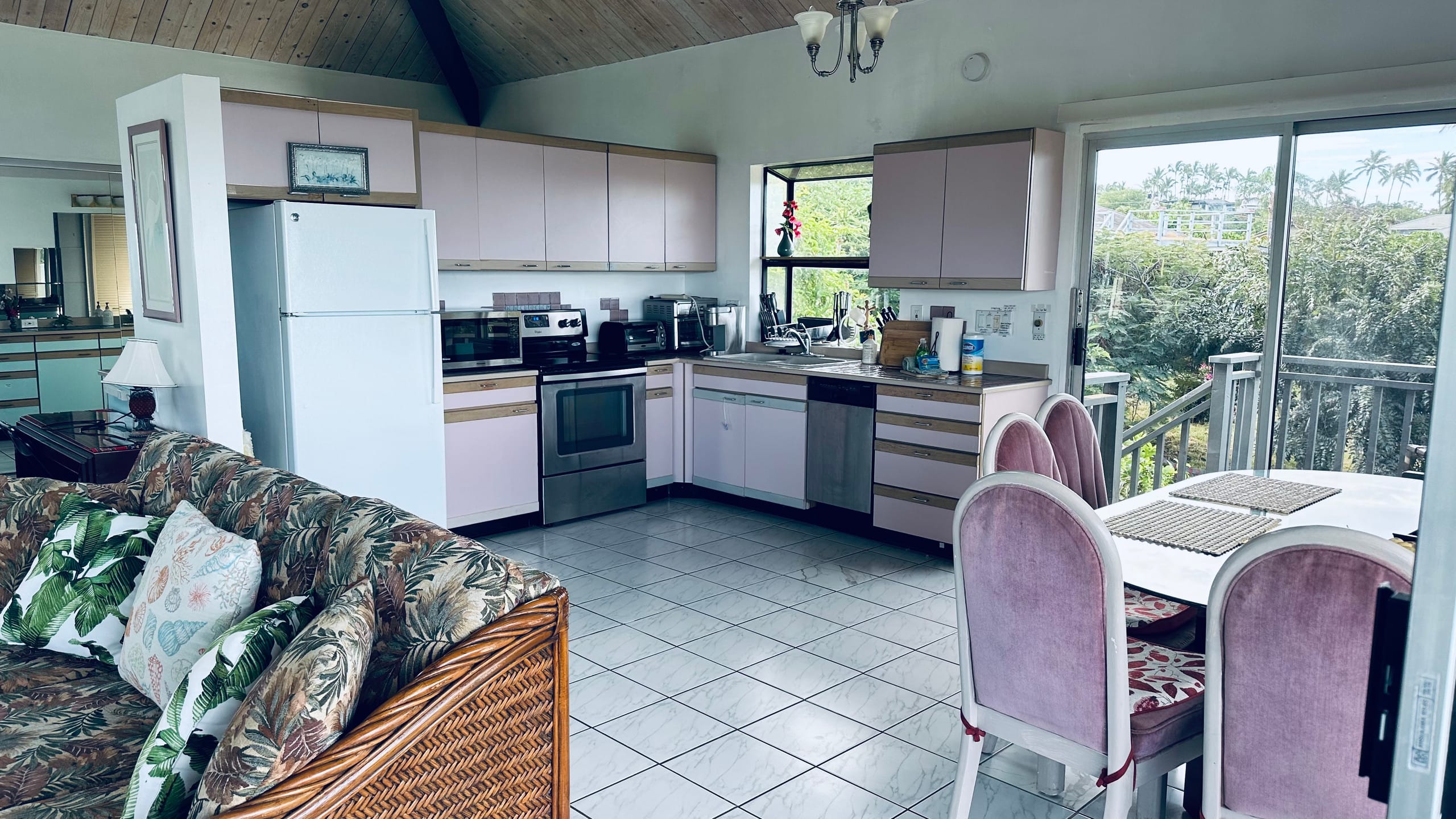 South Maui Oceanview Solo Cottage - Photo 38