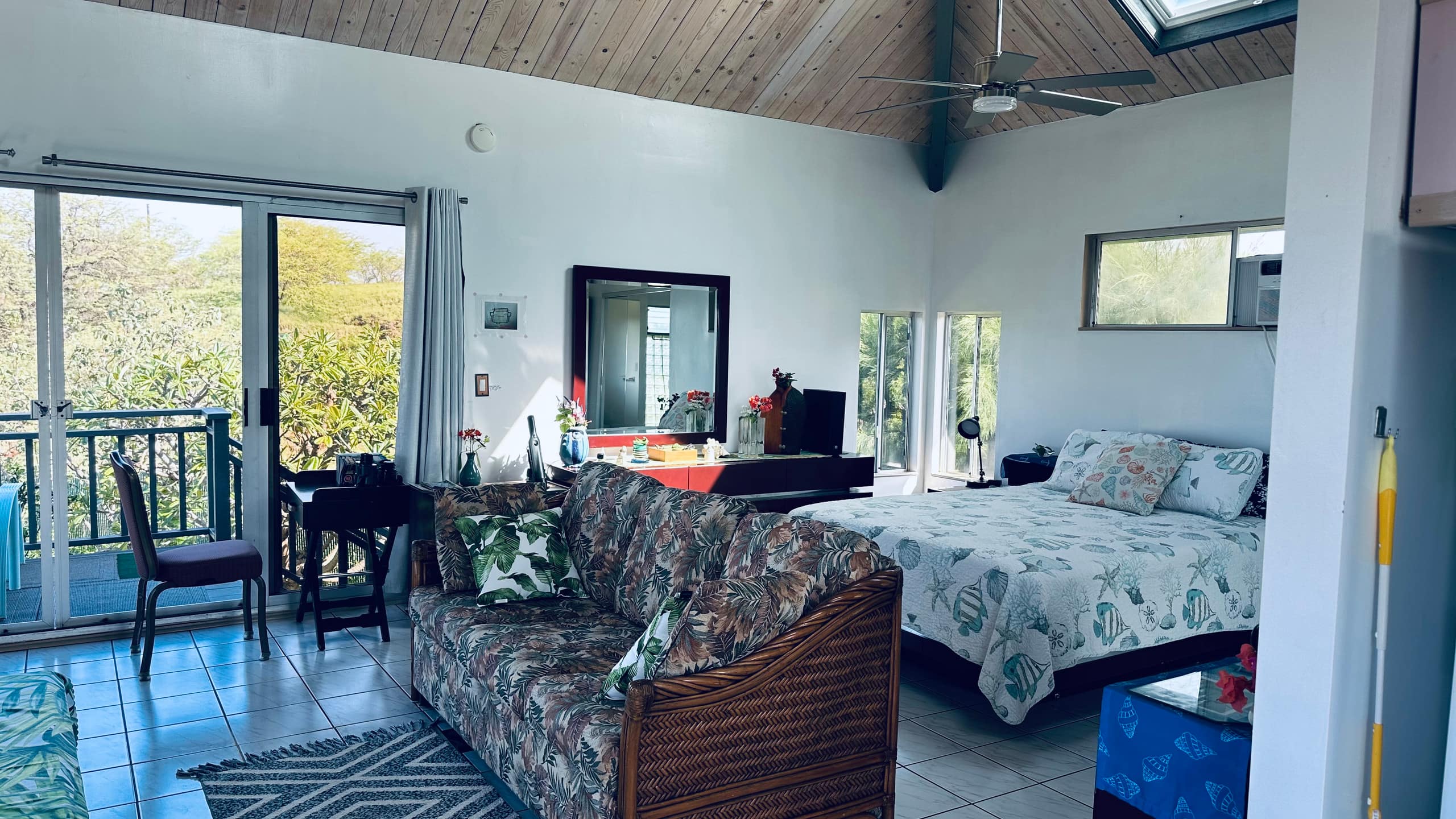 South Maui Oceanview Solo Cottage - Photo 52