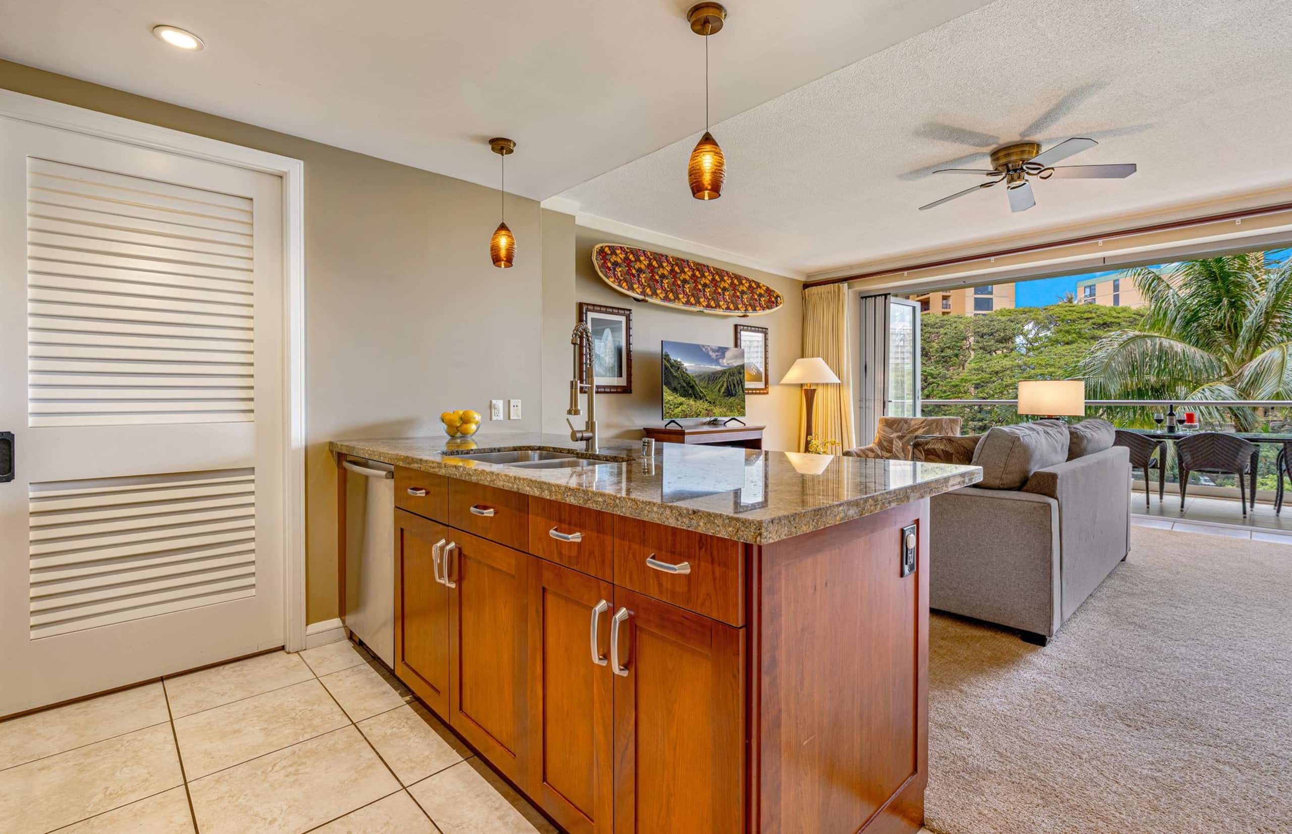 Condo in Lahaina · ★4.33 · 1 bedroom · 2 beds · 1 bath - Image 4