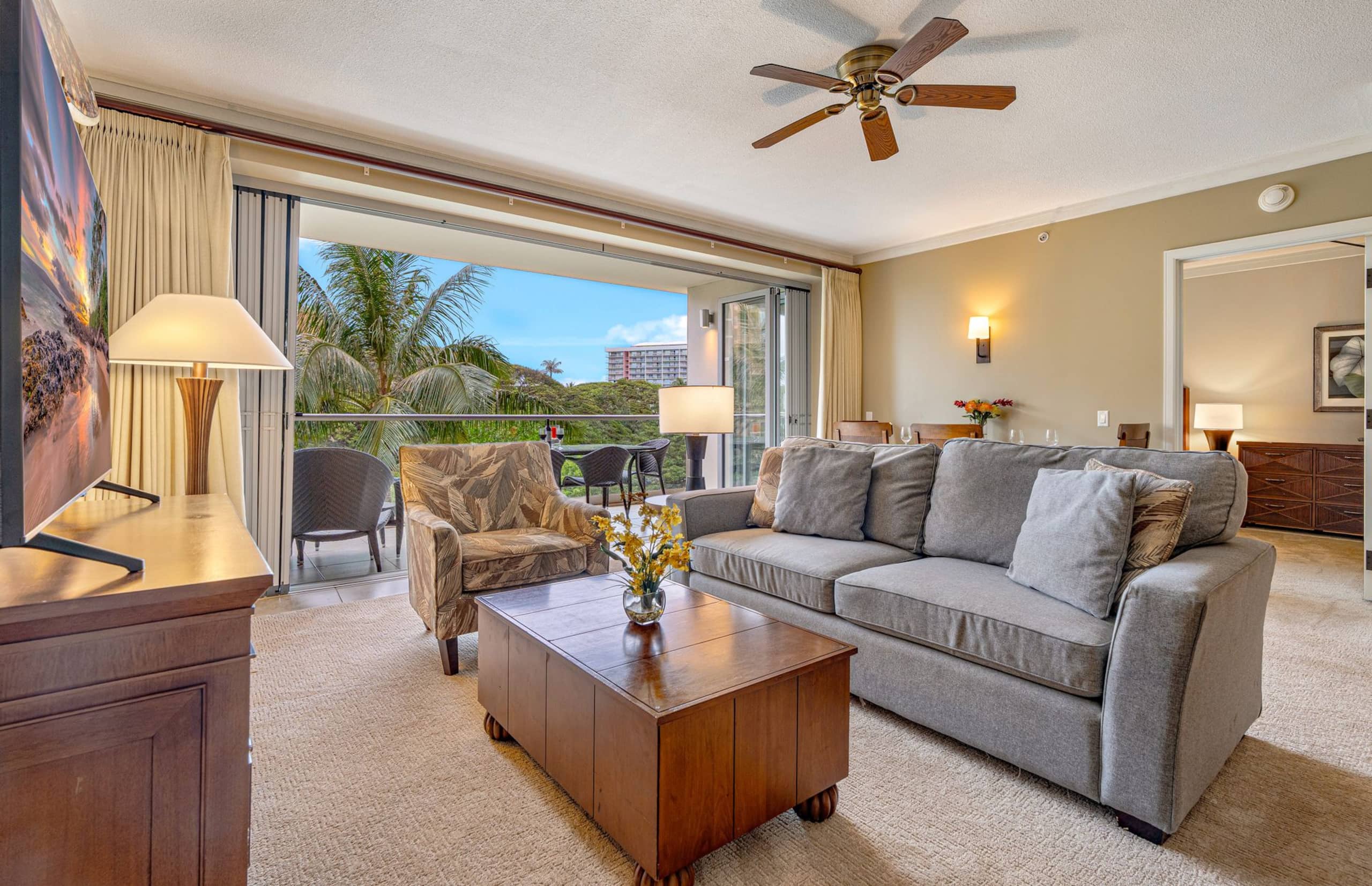 Condo in Lahaina · ★4.33 · 1 bedroom · 2 beds · 1 bath - Image 3