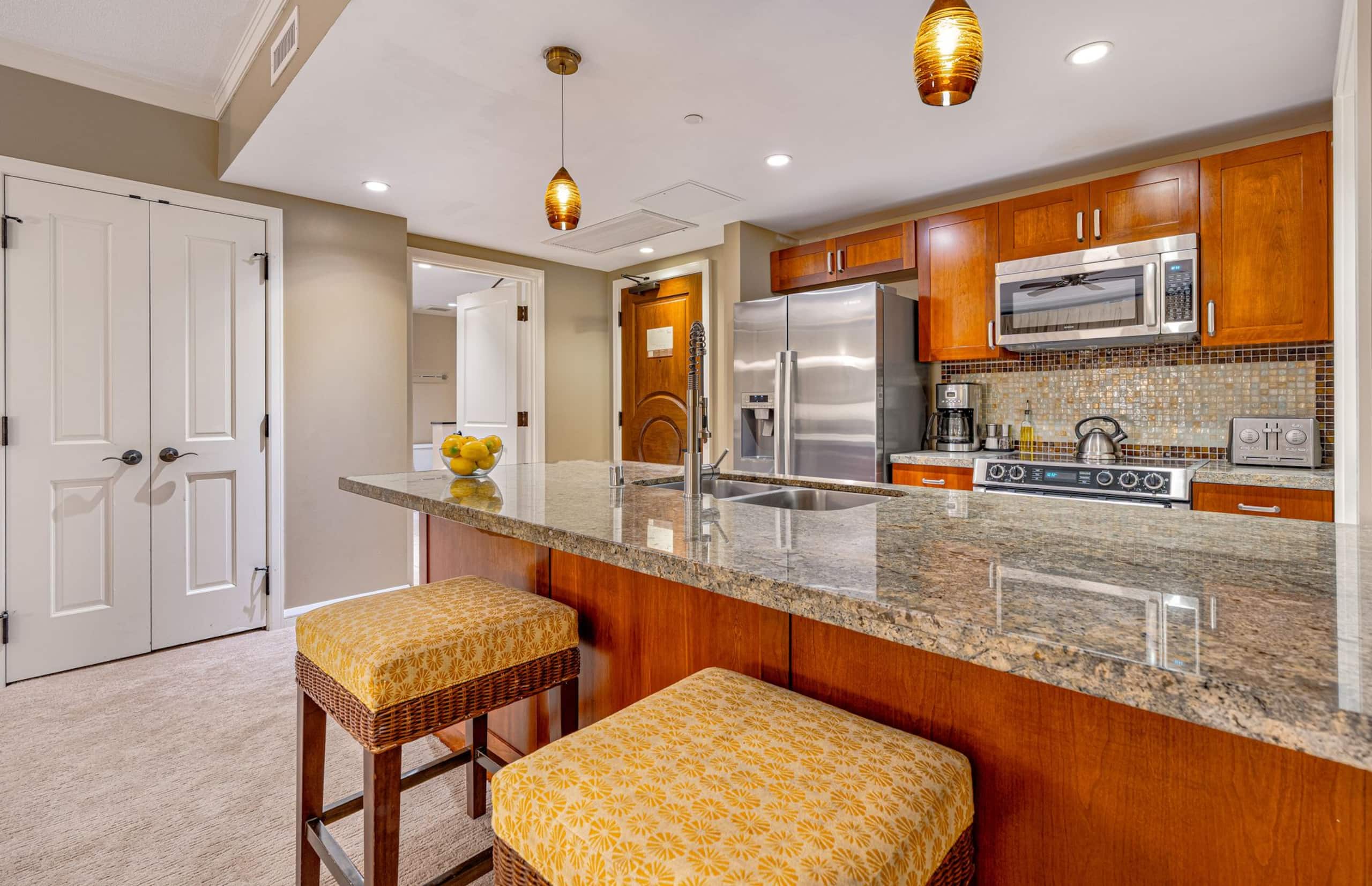 Condo in Lahaina · ★4.33 · 1 bedroom · 2 beds · 1 bath - Image 9