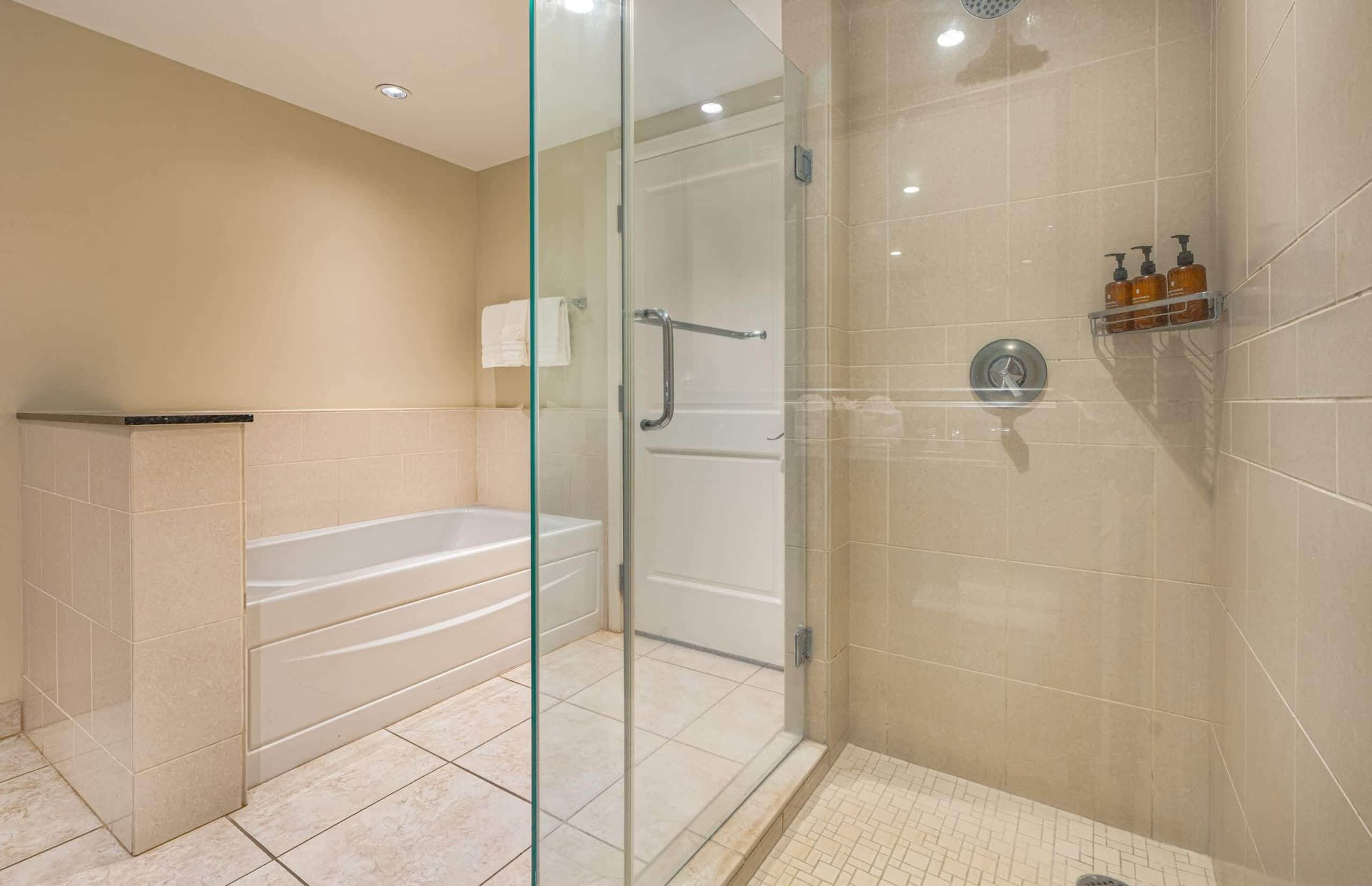 Condo in Lahaina · ★4.33 · 1 bedroom · 2 beds · 1 bath - Image 22