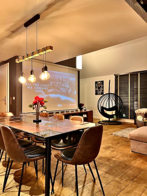 Luxury Loft Of 190m2 w/ Terrace, Gym & Babyfoot !