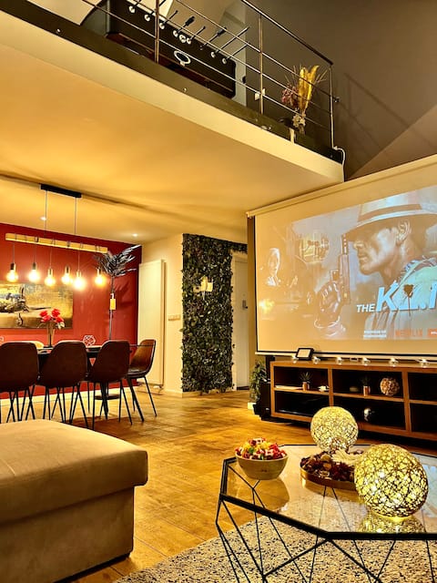 Luxury Loft Of 190m2 w/ Terrace, Gym & Babyfoot !