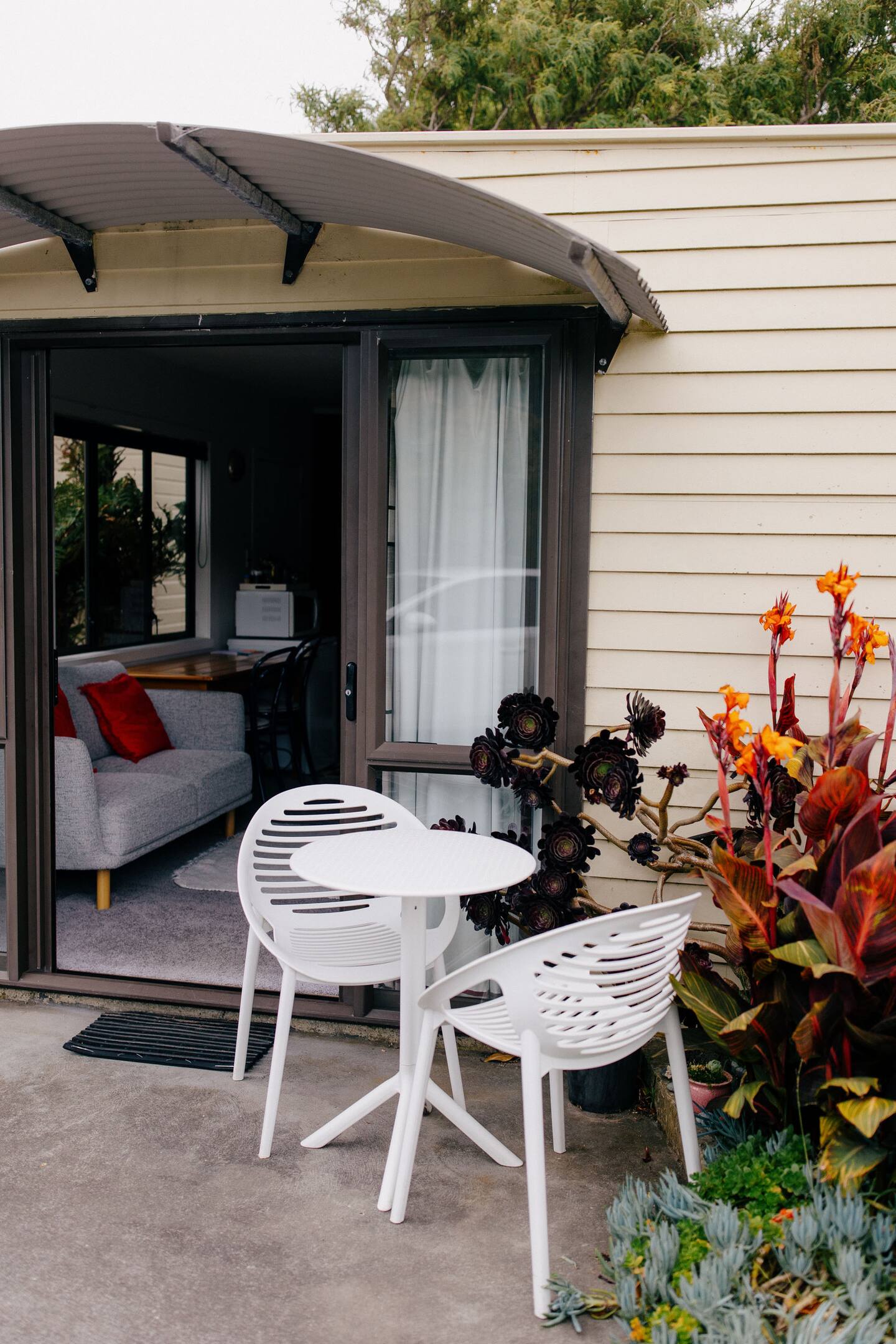 Boutique Studio In Private Garden Setting 3