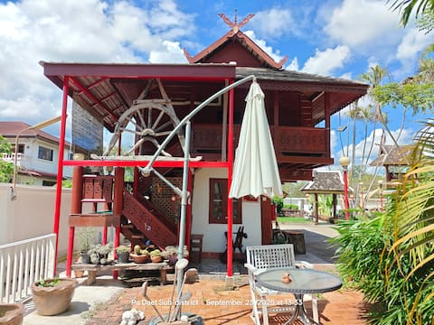 102 Chiang Mai Teak House with Private Garden | Cooking and Laundry | Long Stay Preferred | 5 min wa