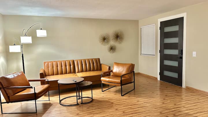 Meadows Getaway - Altadena, CA