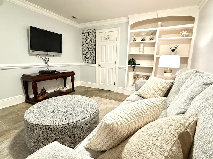Private Downtown New Bern Retreat L Ground Level - New Bern, NC