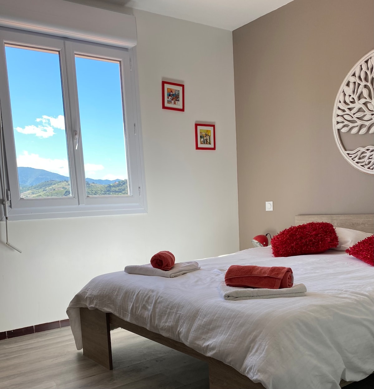 Spavaća soba 1
160 kreveta