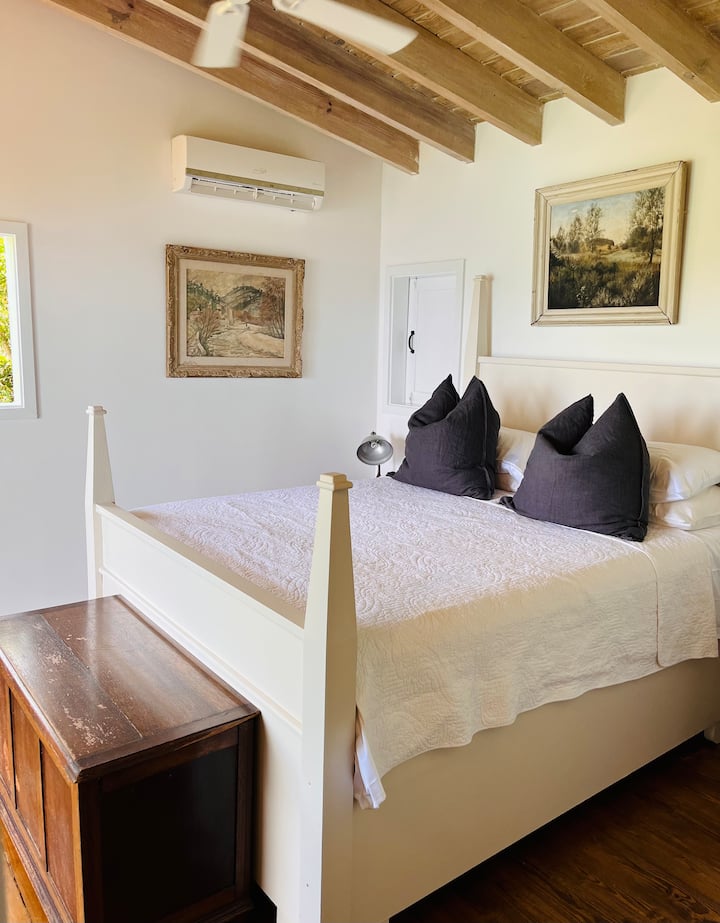 Stylish, Secluded, Hot Tub and Amazing Views - Houses for Rent in