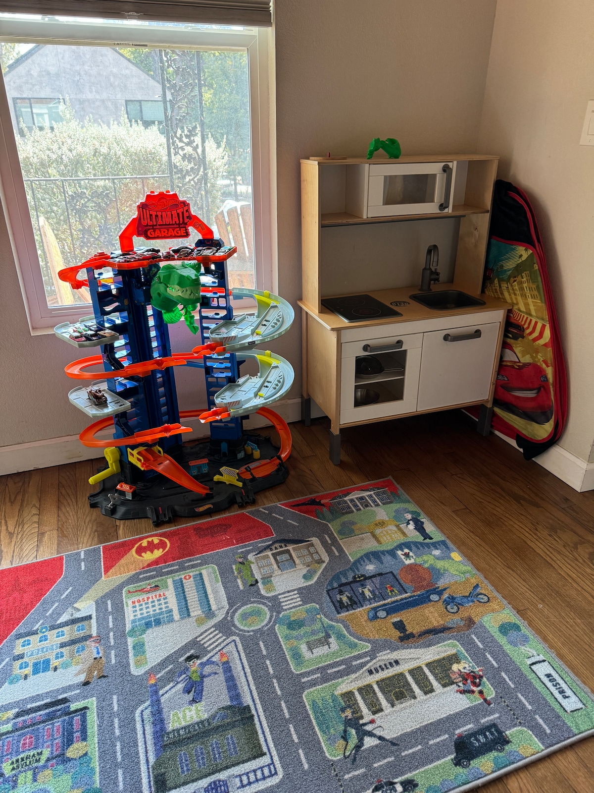 Kids & pets friendly, walk everywhere!