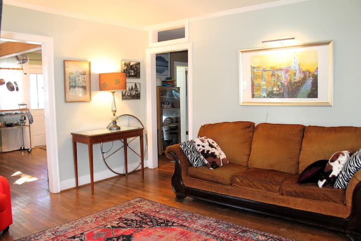 Avondale Retreat • 5 Min To King • Quiet & Private - Charleston, SC
