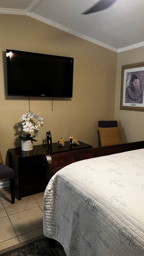 Private Mother-in-law suite with separate entrance