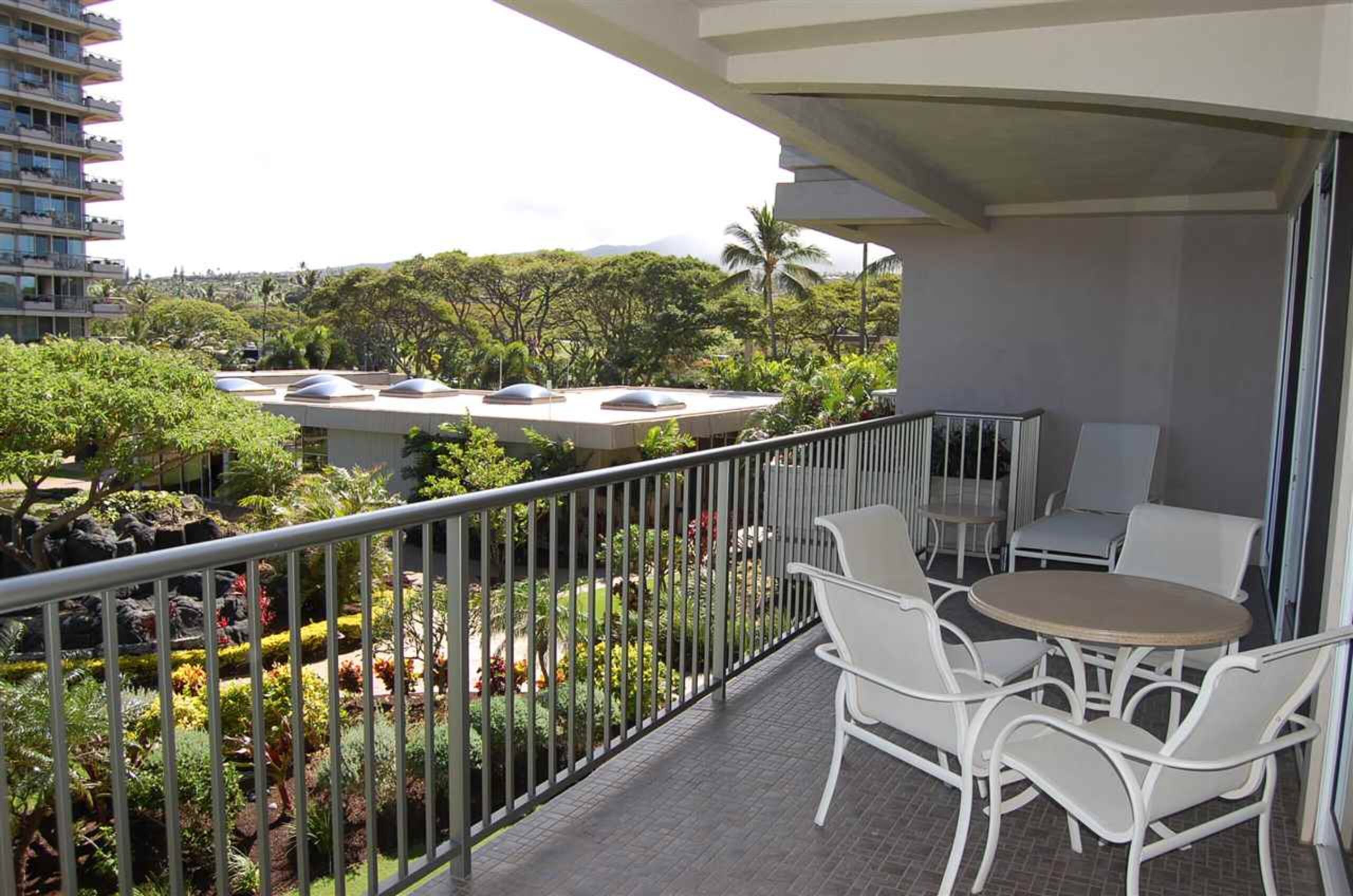 Condo in Lahaina · ★5.0 · 1 bedroom · 1 bed · 1 private bath - Image 6