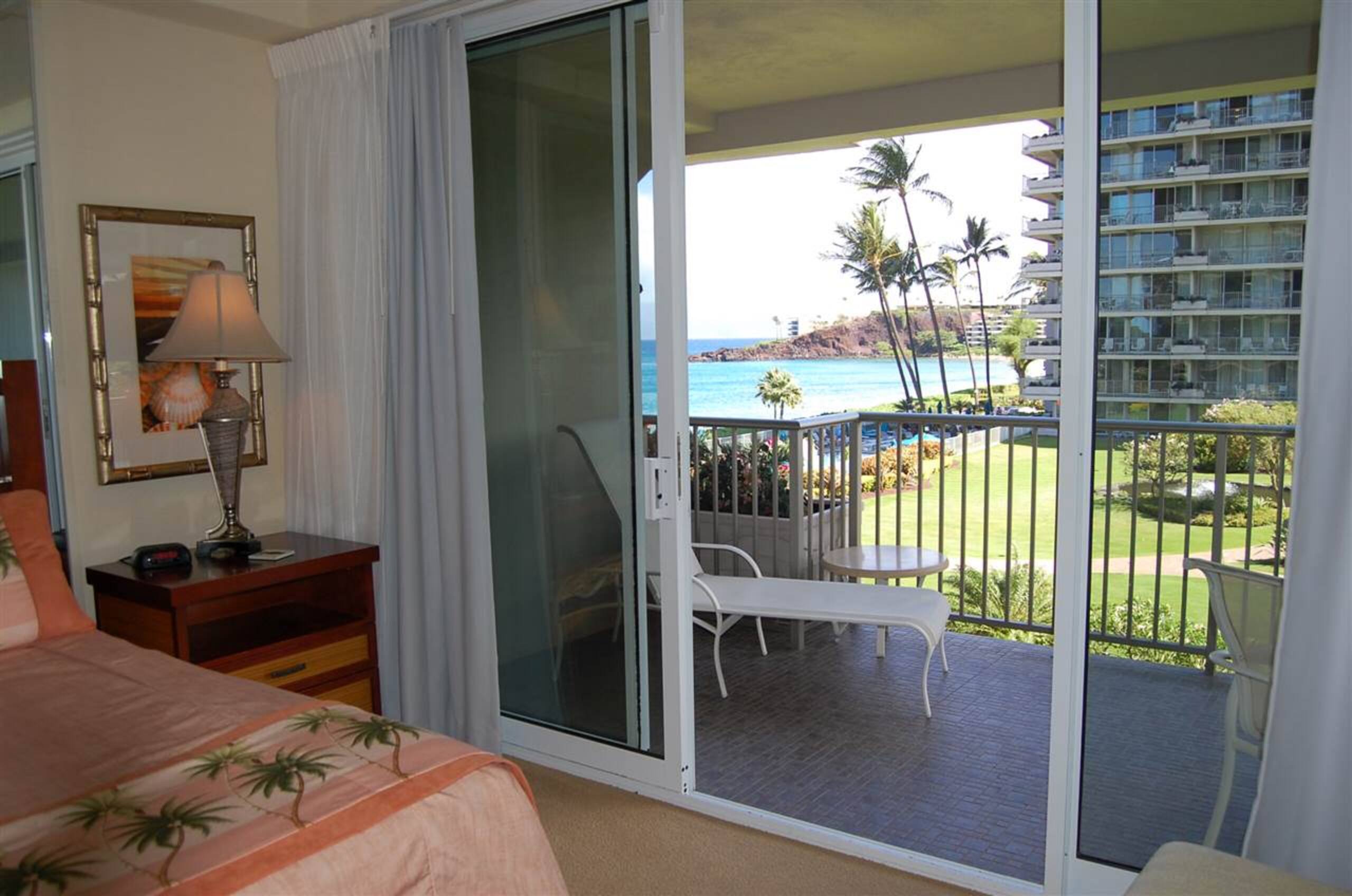 Condo in Lahaina · ★5.0 · 1 bedroom · 1 bed · 1 private bath - Image 3