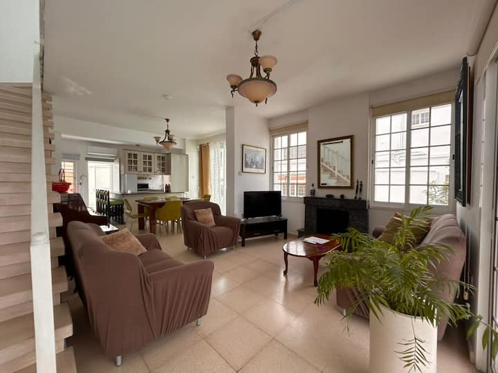 3-bedroom Maisonette With Fireplace & Piano - Paphos