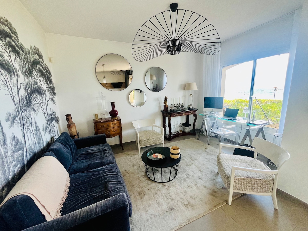 Top Airbnb: Waterfront villa in Cavalaire Sur Mer