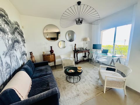 Top Airbnb: Waterfront villa in Cavalaire Sur Mer