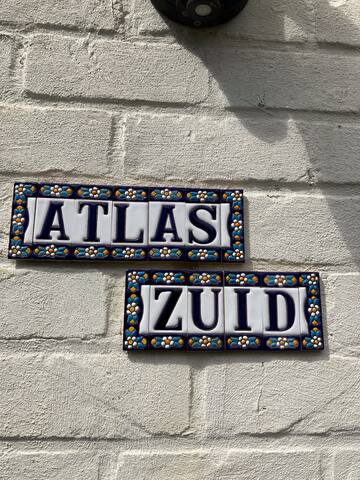 Entire home with 1 bedrooms in Brugge - Atlas Guesthouse, between the woods and Bruges