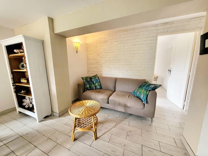 Logement Avec Terrasse, Jardin à Vals Les Bains - Vals-les-Bains