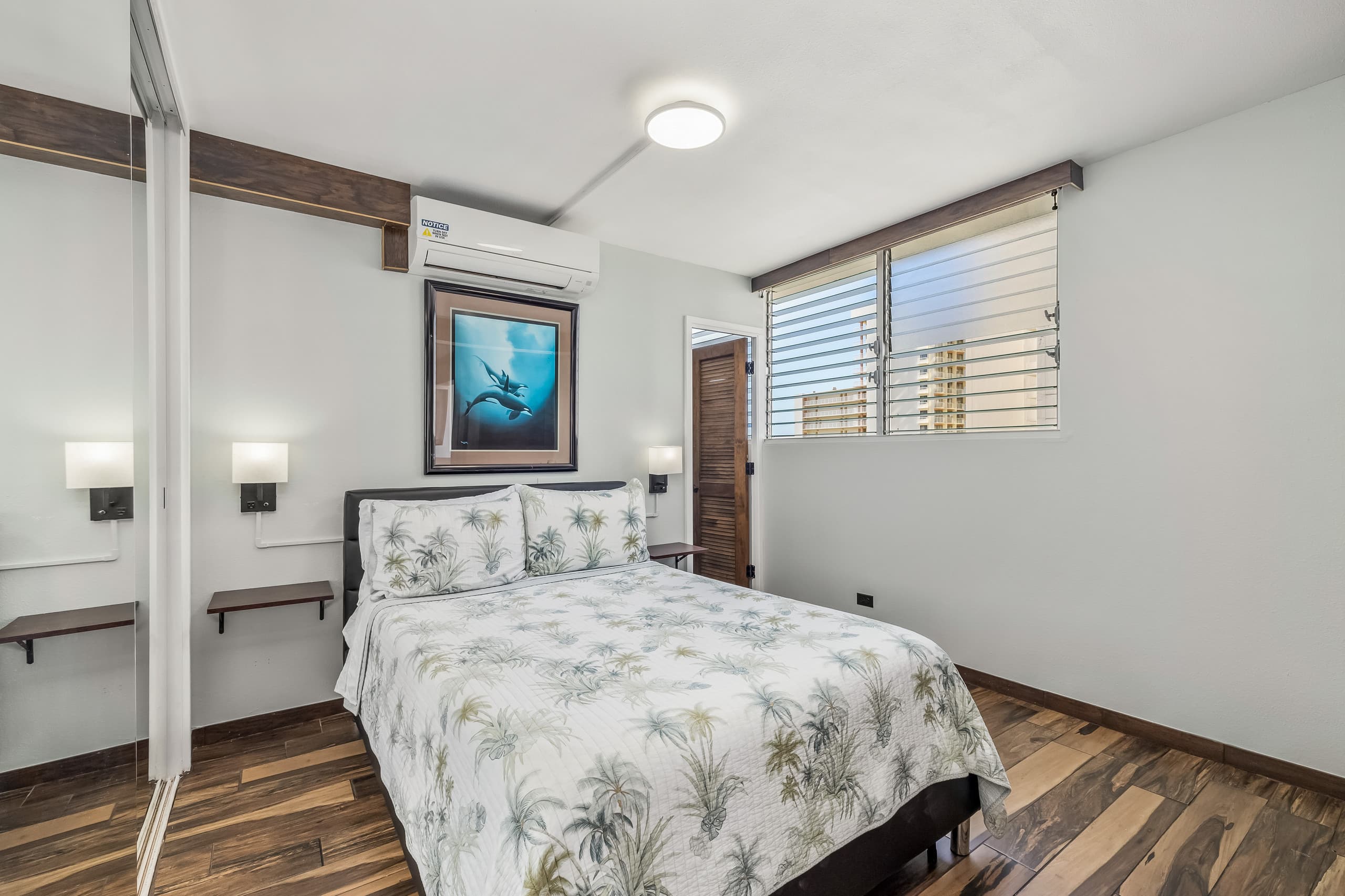 Condo in Honolulu · ★4.75 · 2 bedrooms · 4 beds · 2 private baths - Image 16