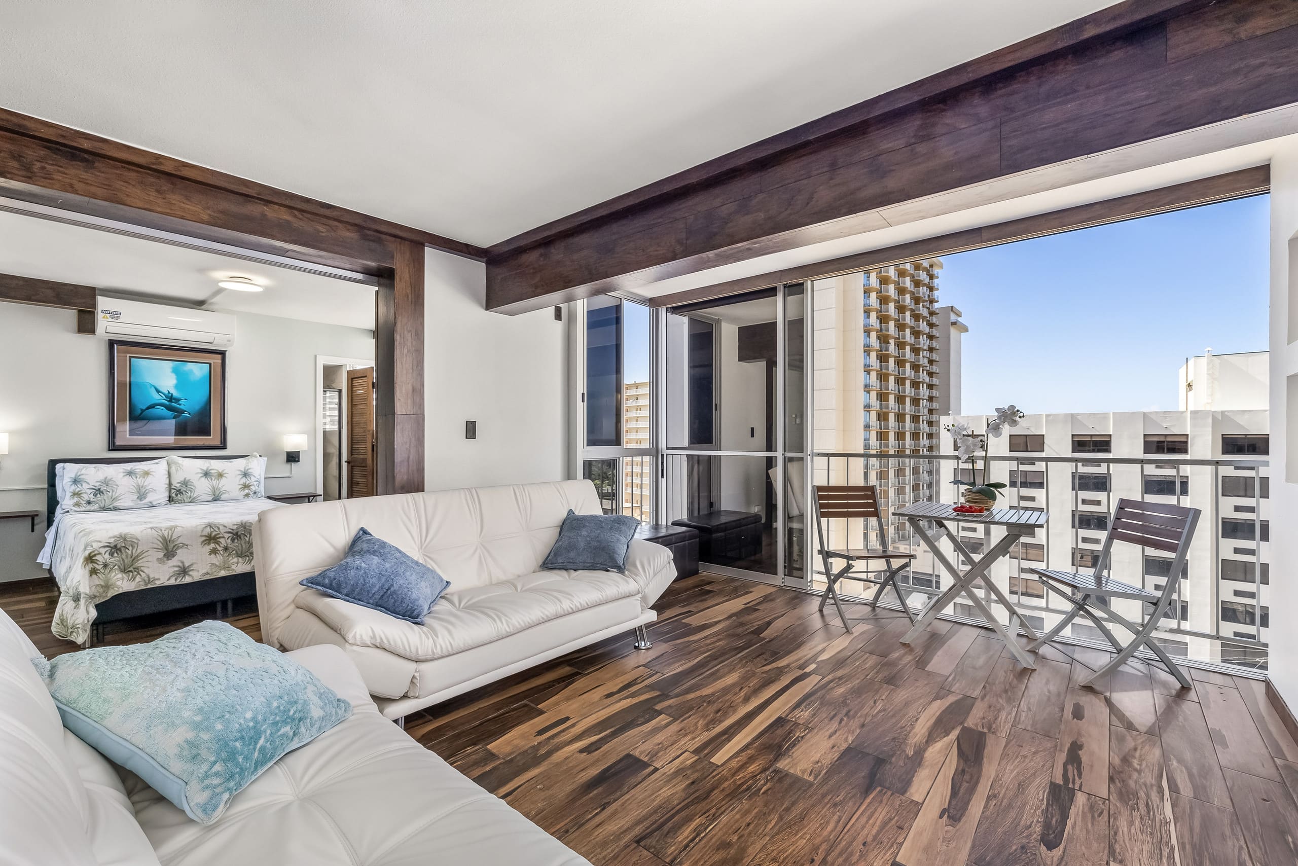 Condo in Honolulu · ★4.75 · 2 bedrooms · 4 beds · 2 private baths - Image 6