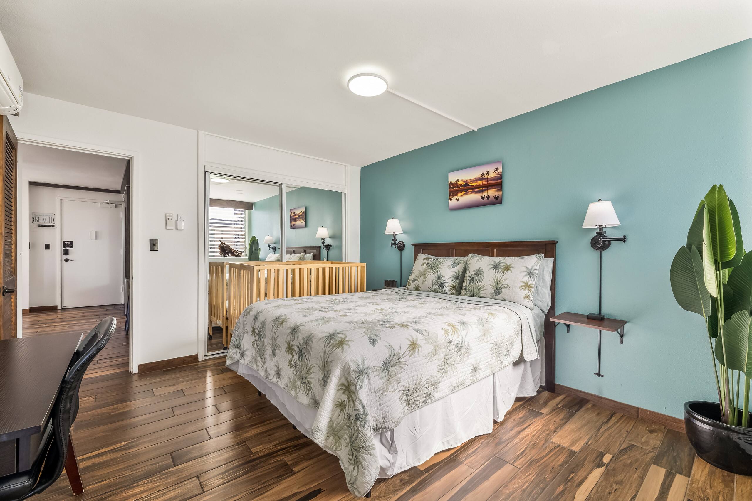 Condo in Honolulu · ★4.75 · 2 bedrooms · 4 beds · 2 private baths - Image 27
