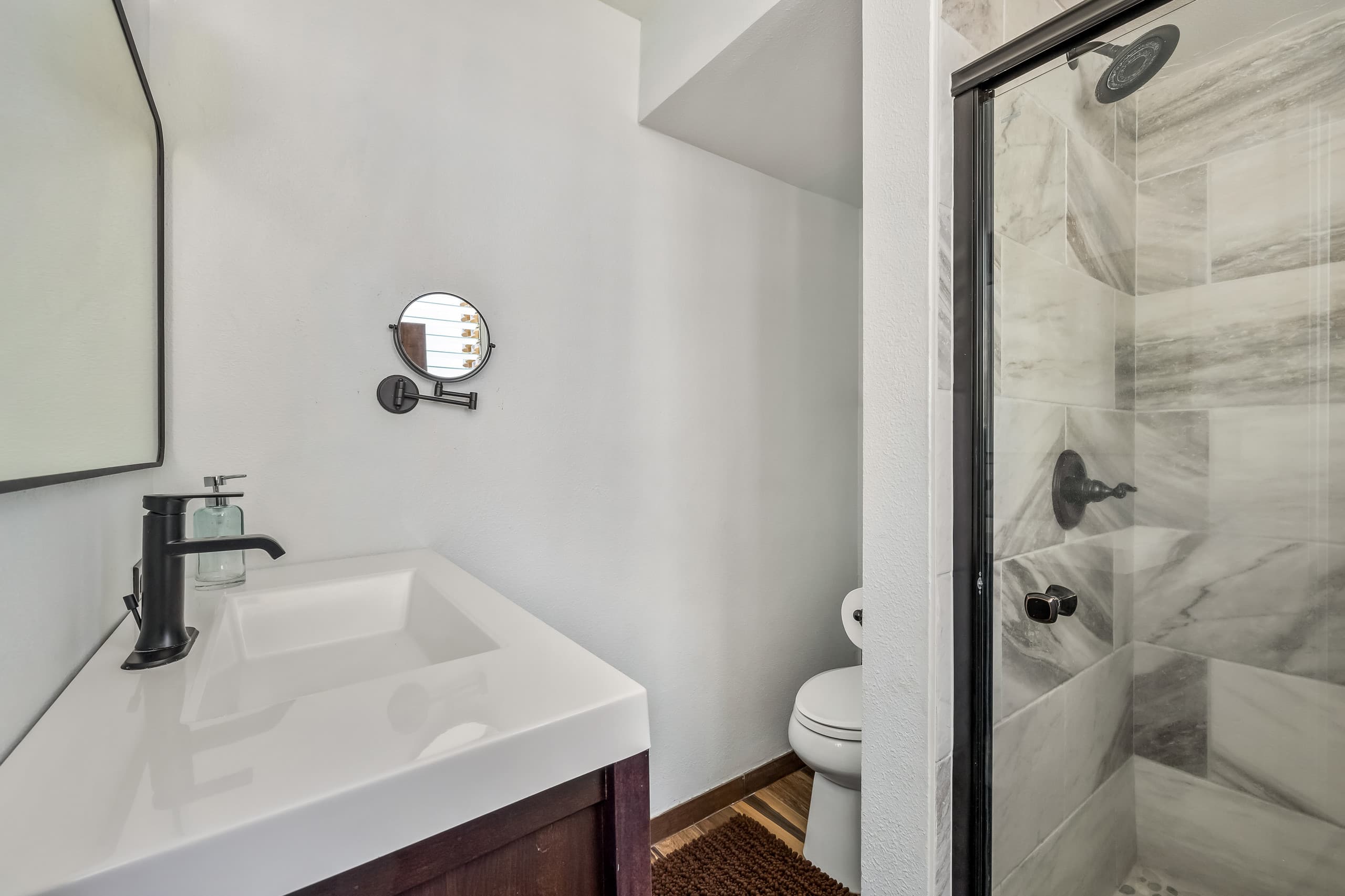 Condo in Honolulu · ★4.75 · 2 bedrooms · 4 beds · 2 private baths - Image 21