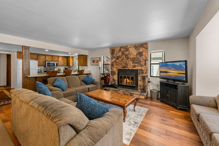 Summit X-ross Roads - Walk To Snow Summit, Fireplace, Deck, Barbecue - Big Bear Lake, CA